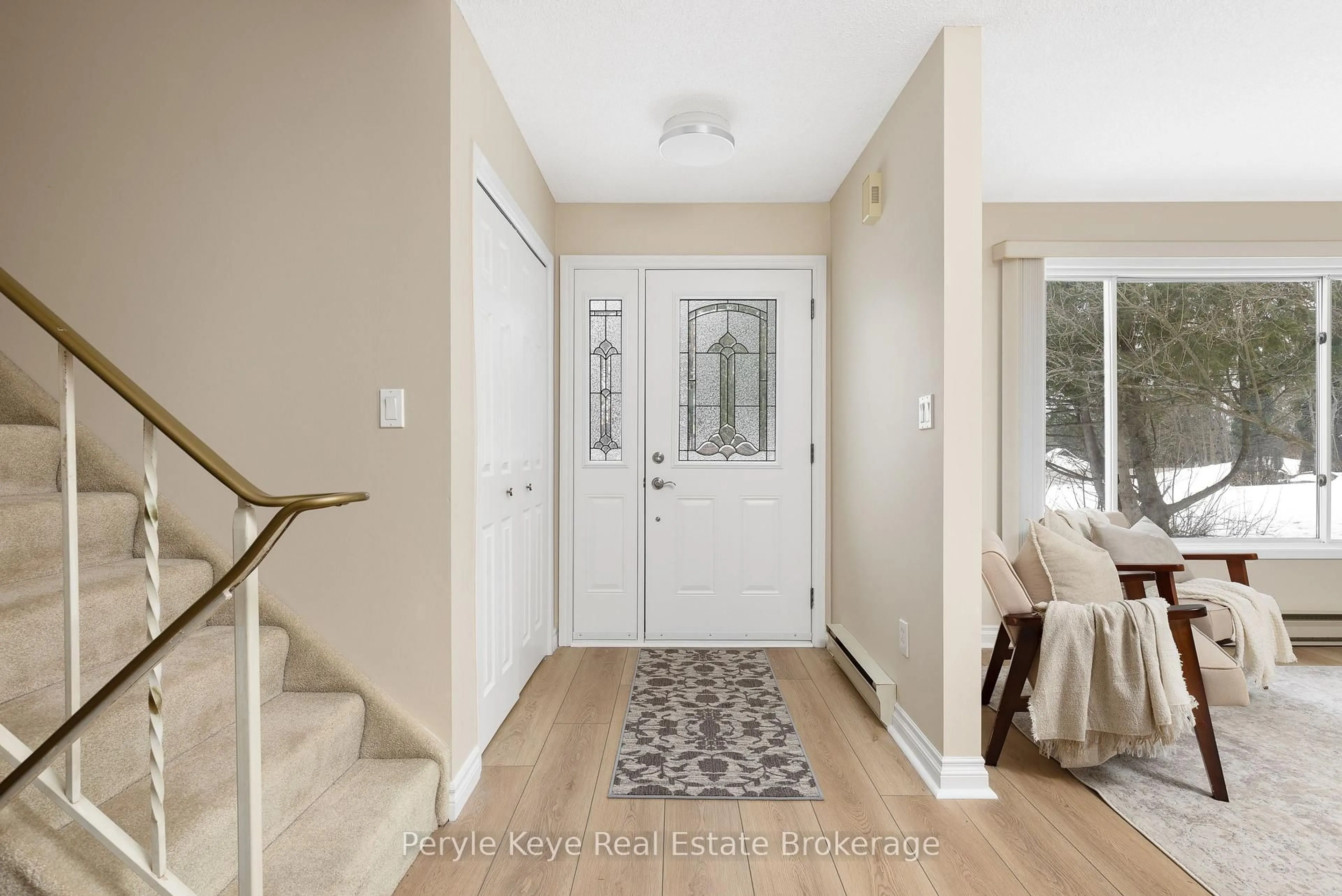 Indoor entryway for 26 Westvale Dr, Bracebridge Ontario P1L 1B5