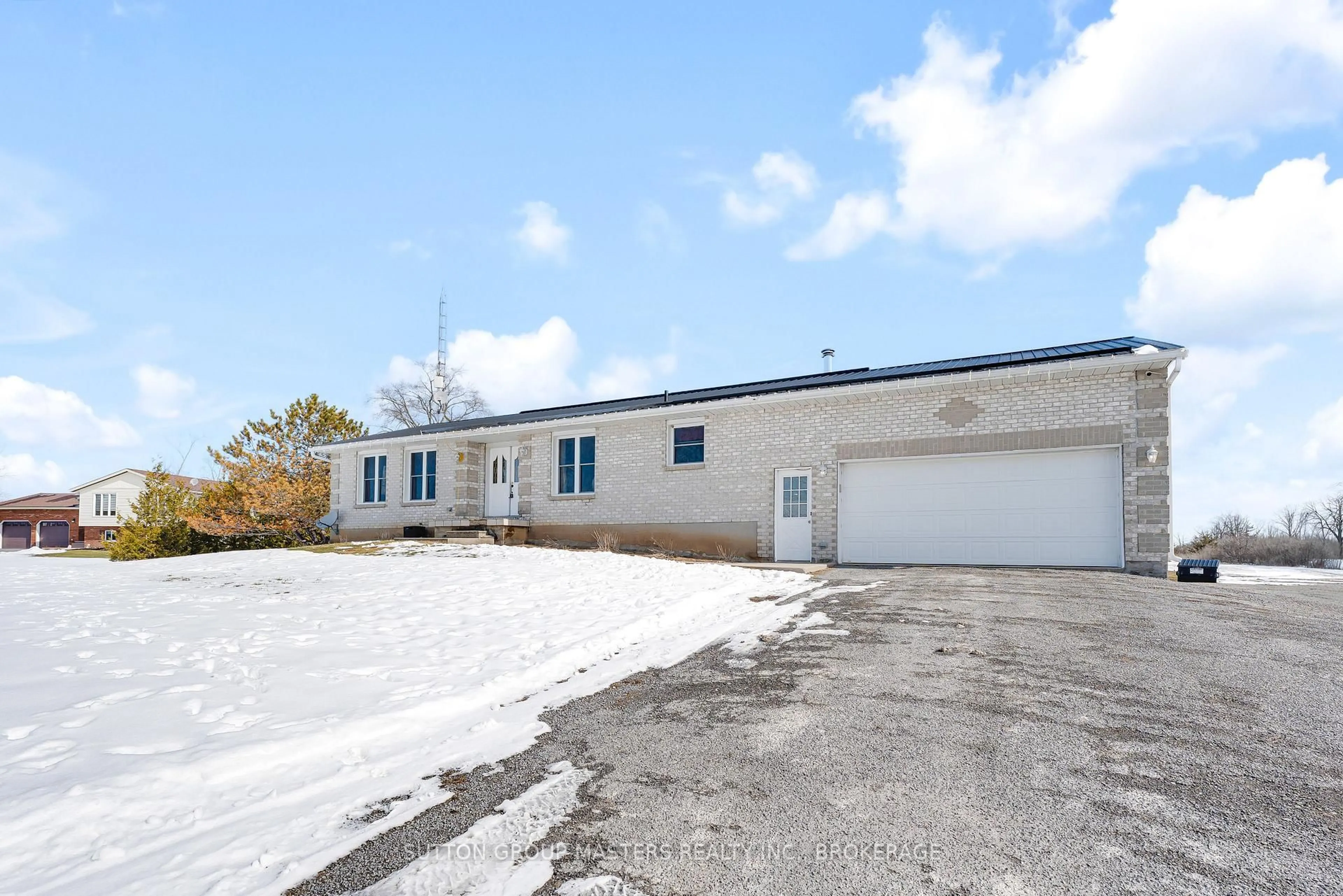 Unknown for 446 Petworth Rd, Yarker Ontario K0K 3N0