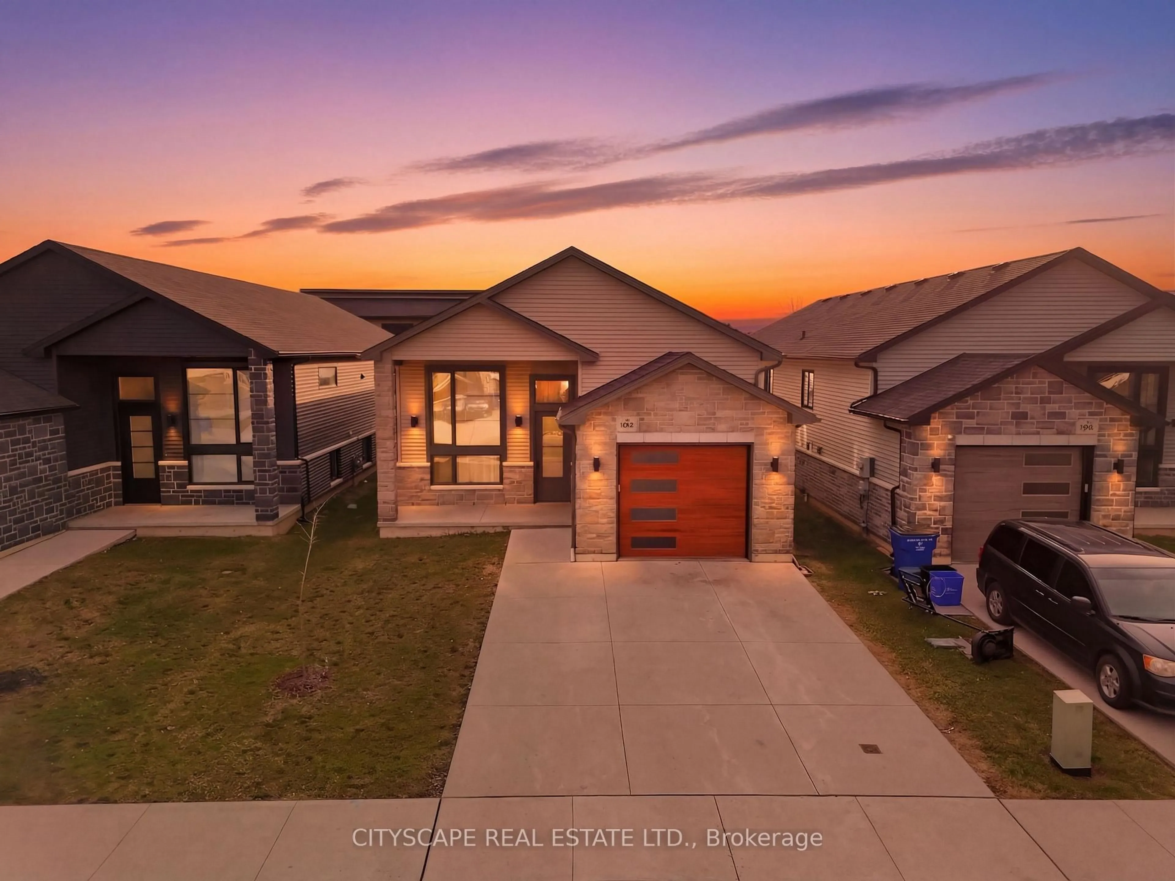 A pic from outside/outdoor area/front of a property/back of a property/a pic from drone, street for 106 Ironwood Tr, Chatham-Kent Ontario N7M 0T3