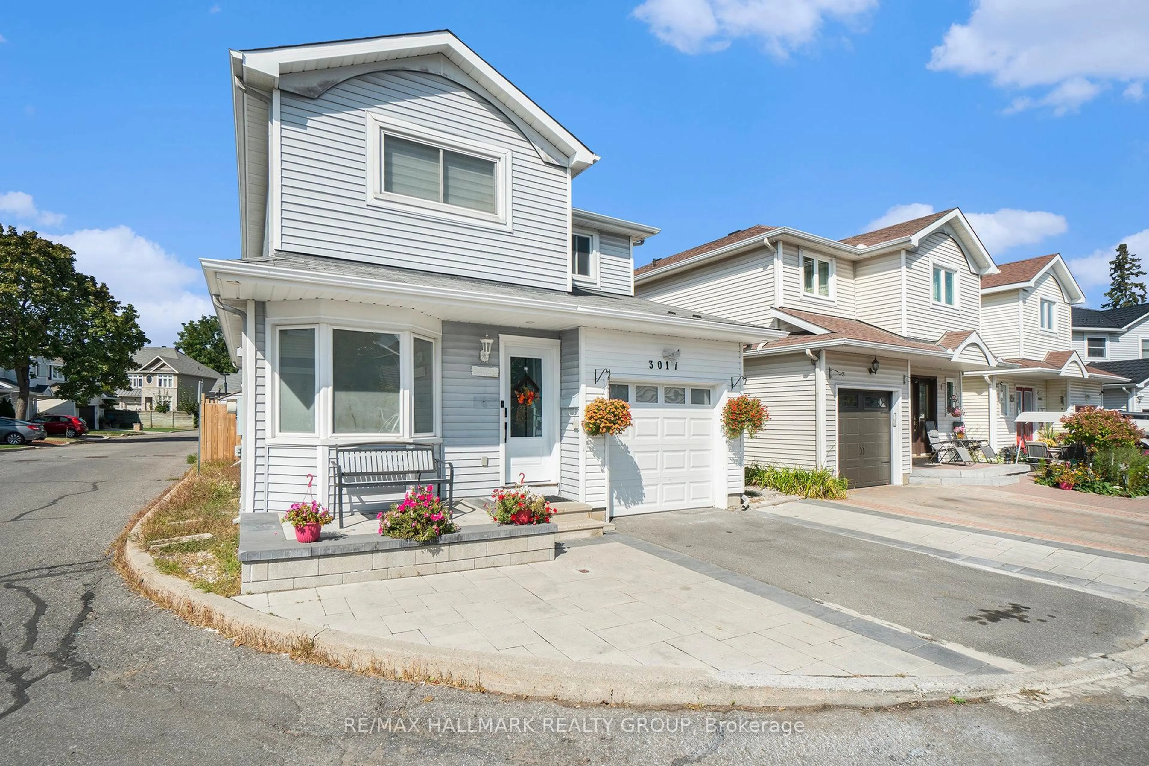 Home with vinyl exterior material, street for 3017 Victoria Heights Cres #32, Ottawa Ontario K1T 3M8