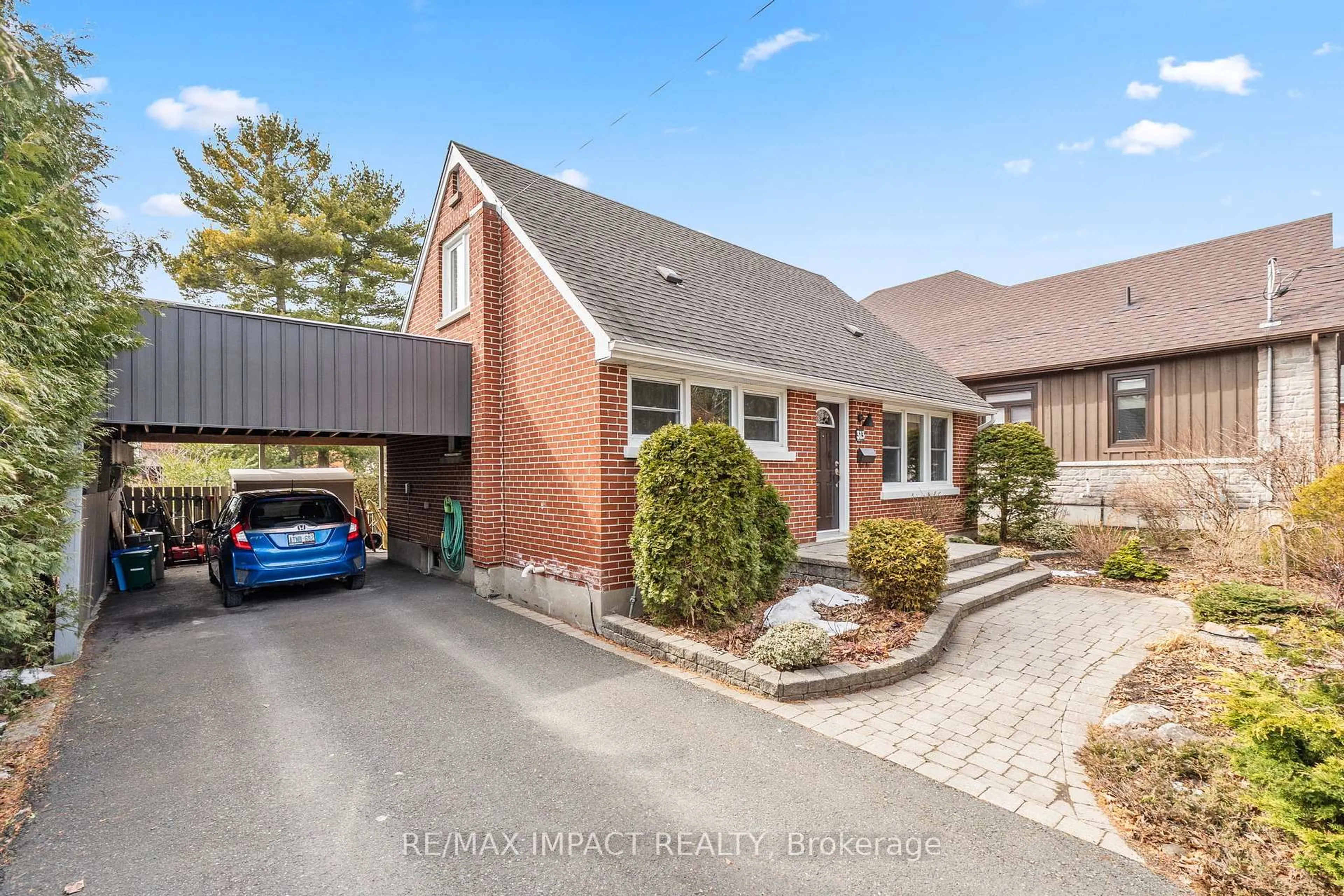 A pic from outside/outdoor area/front of a property/back of a property/a pic from drone, street for 313 Henry St, Cobourg Ontario K9A 3Y7