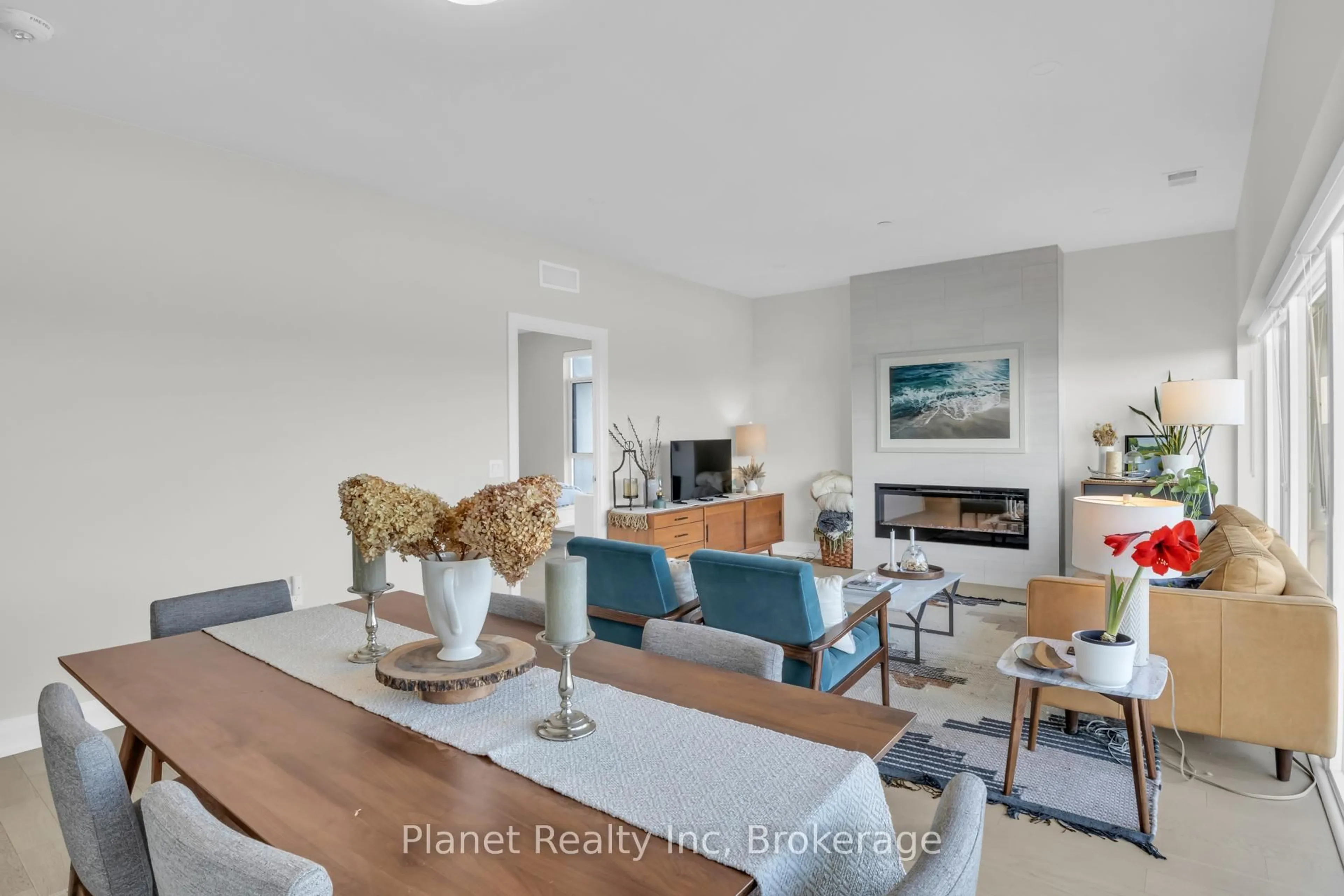 Living room with furniture, unknown for 71 Wyndham St #712, Guelph Ontario N1E 5R3