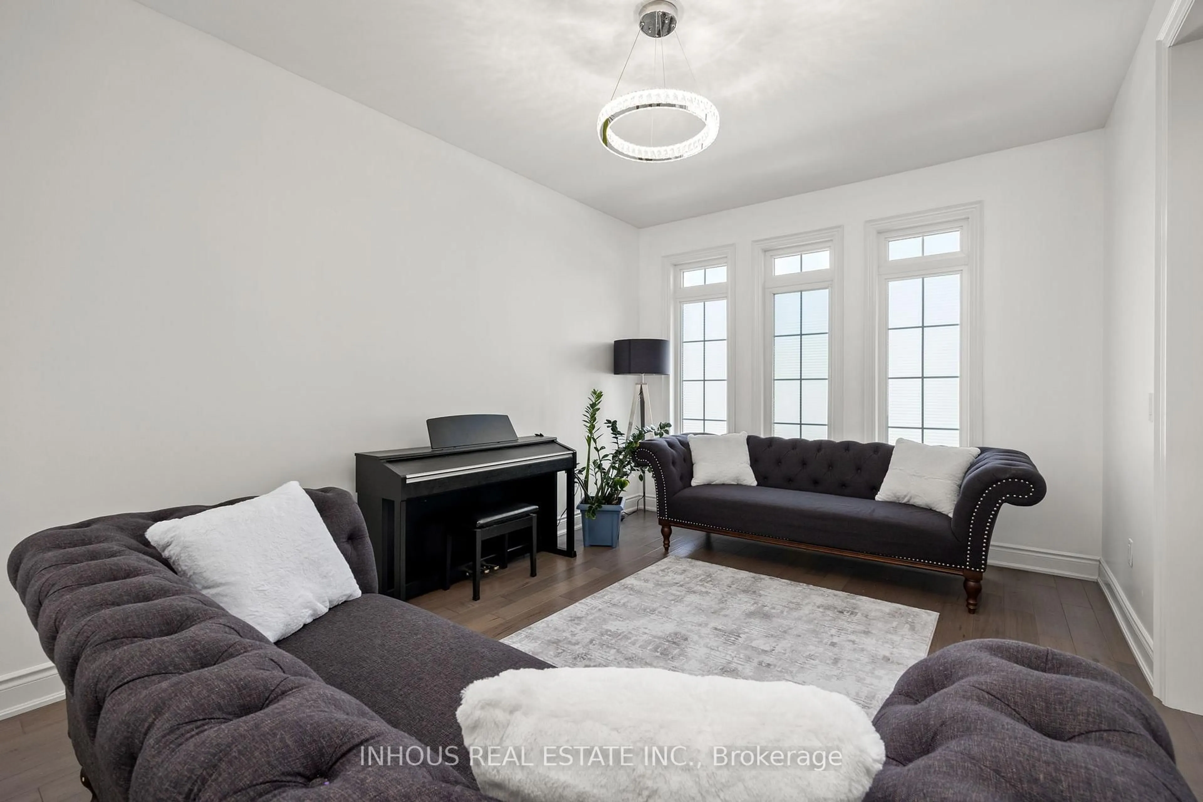 Living room with furniture, unknown for 105 Johnson Dr, Shelburne Ontario L9V 3V9