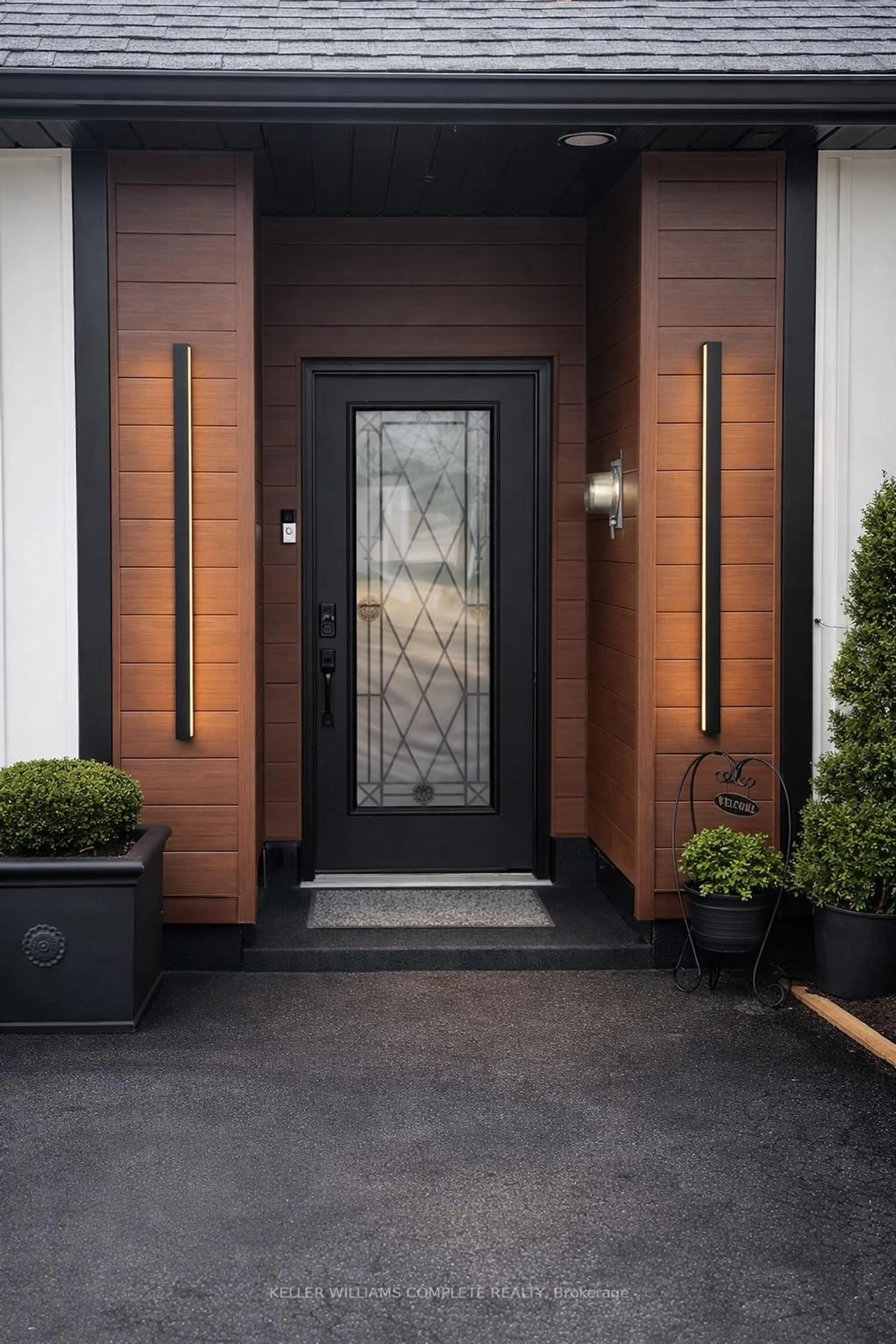 Indoor entryway for 2525 Vimy Rd, Port Colborne Ontario L3K 5V3