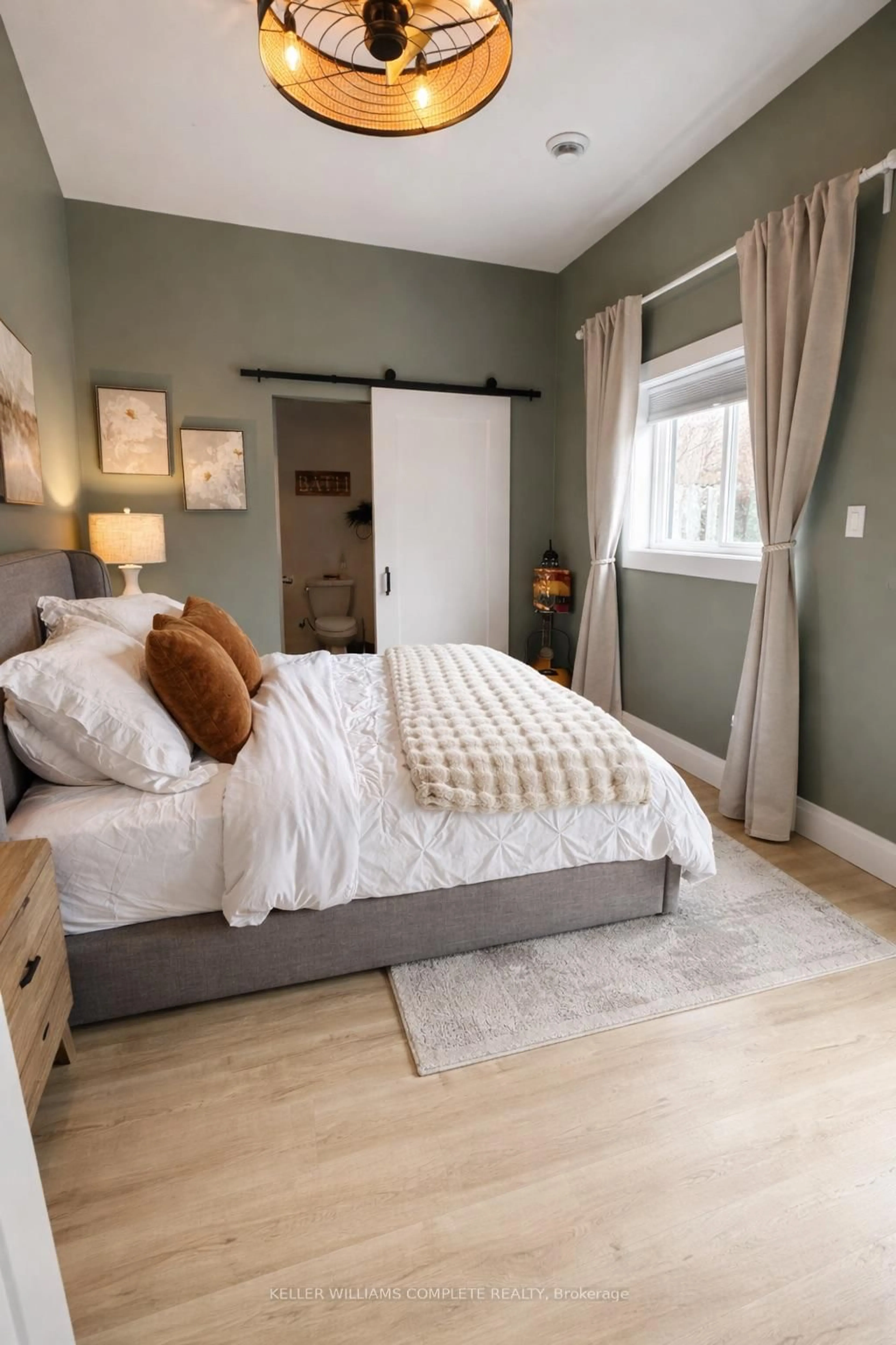 Bedroom with bed, unknown for 2525 Vimy Rd, Port Colborne Ontario L3K 5V3