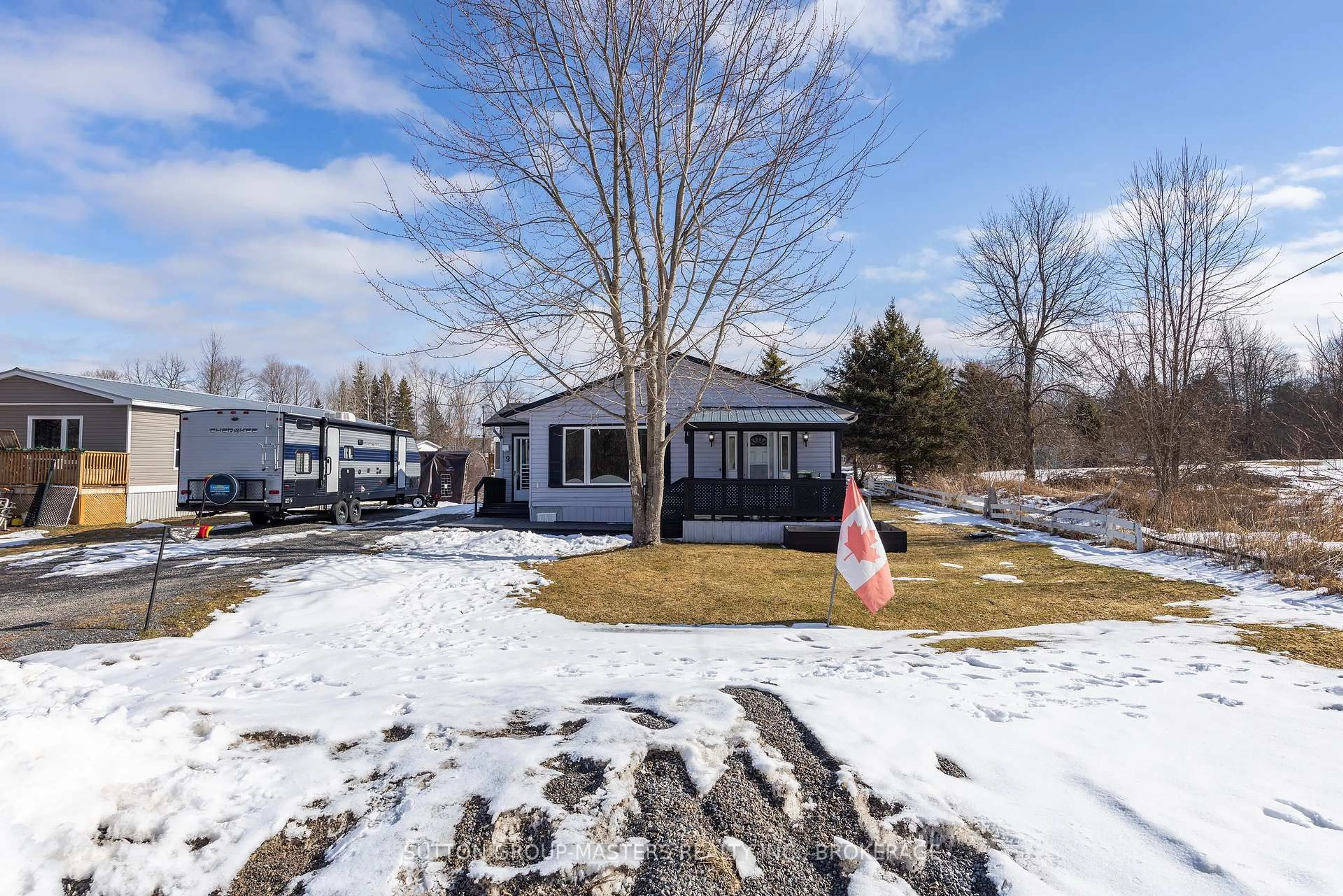 A pic from outside/outdoor area/front of a property/back of a property/a pic from drone, water/lake/river/ocean view for 9 Patterson Blvd, Rideau Lakes Ontario K0G 1E0
