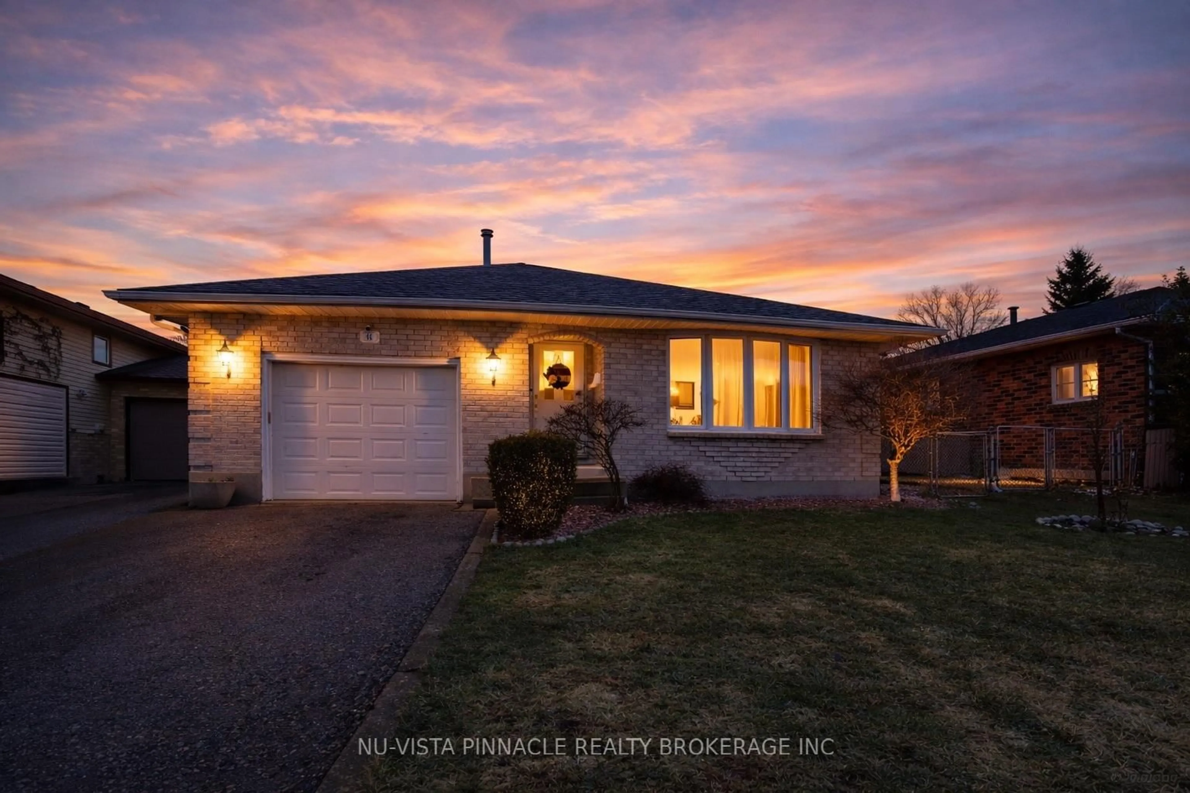 A pic from outside/outdoor area/front of a property/back of a property/a pic from drone, street for 44 Golfdale Cres, London South Ontario N6C 5P2