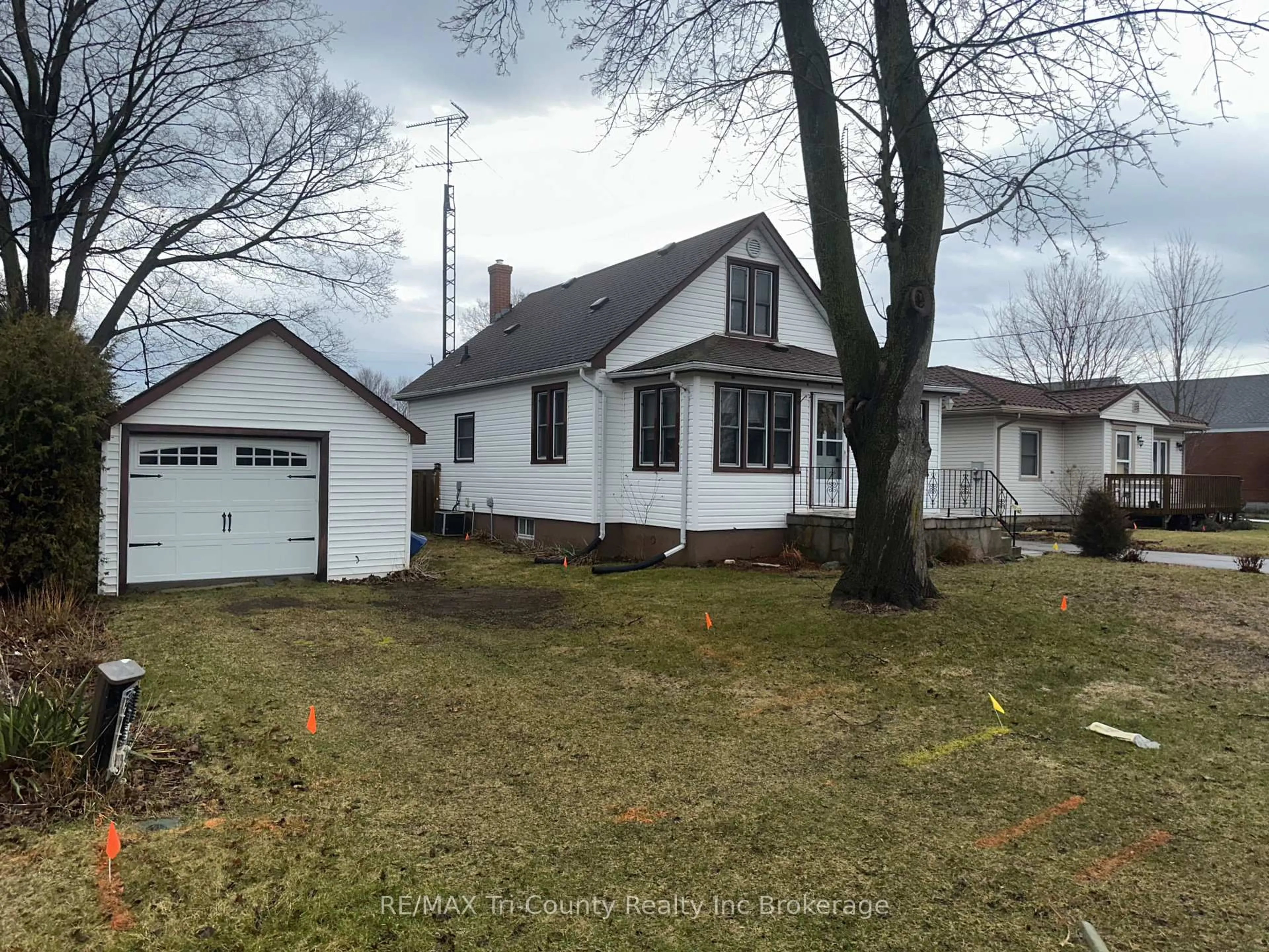 Unknown for 34 George St, Norfolk Ontario N0E 1G0