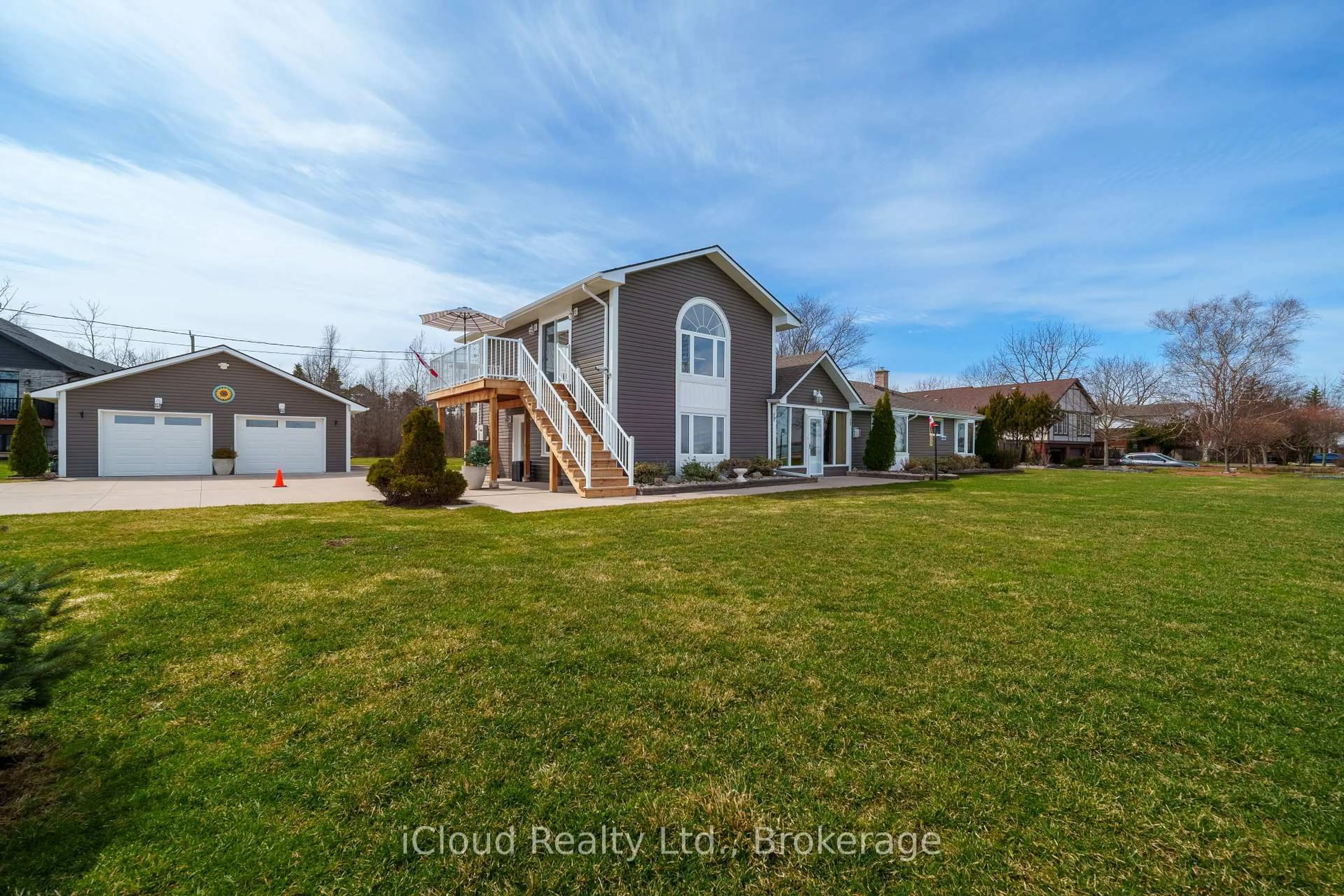 A pic from outside/outdoor area/front of a property/back of a property/a pic from drone, water/lake/river/ocean view for 4099 Niagara Pkwy, Fort Erie Ontario L0S 1S0