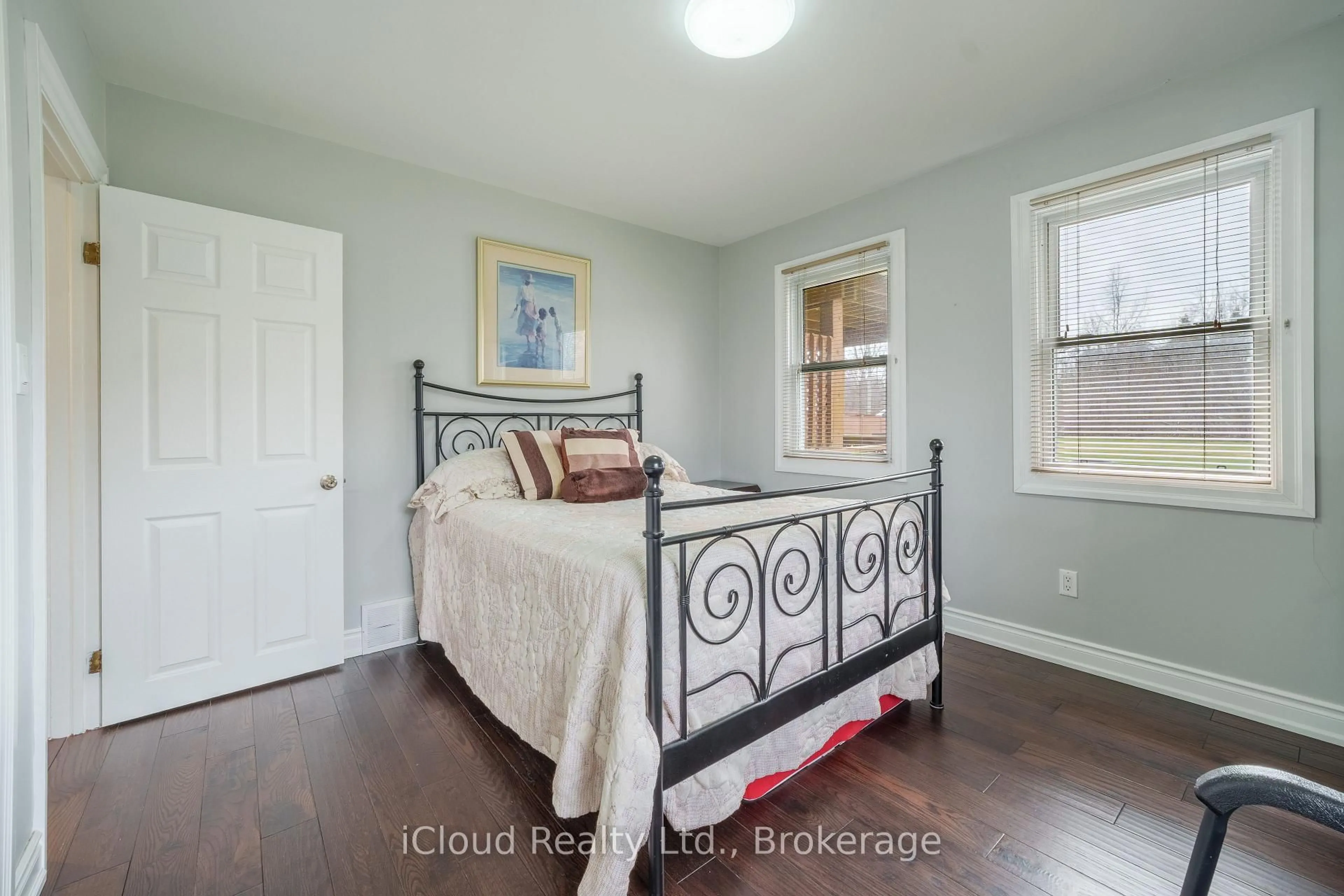 Bedroom with bed, unknown for 4099 Niagara Pkwy, Fort Erie Ontario L0S 1S0