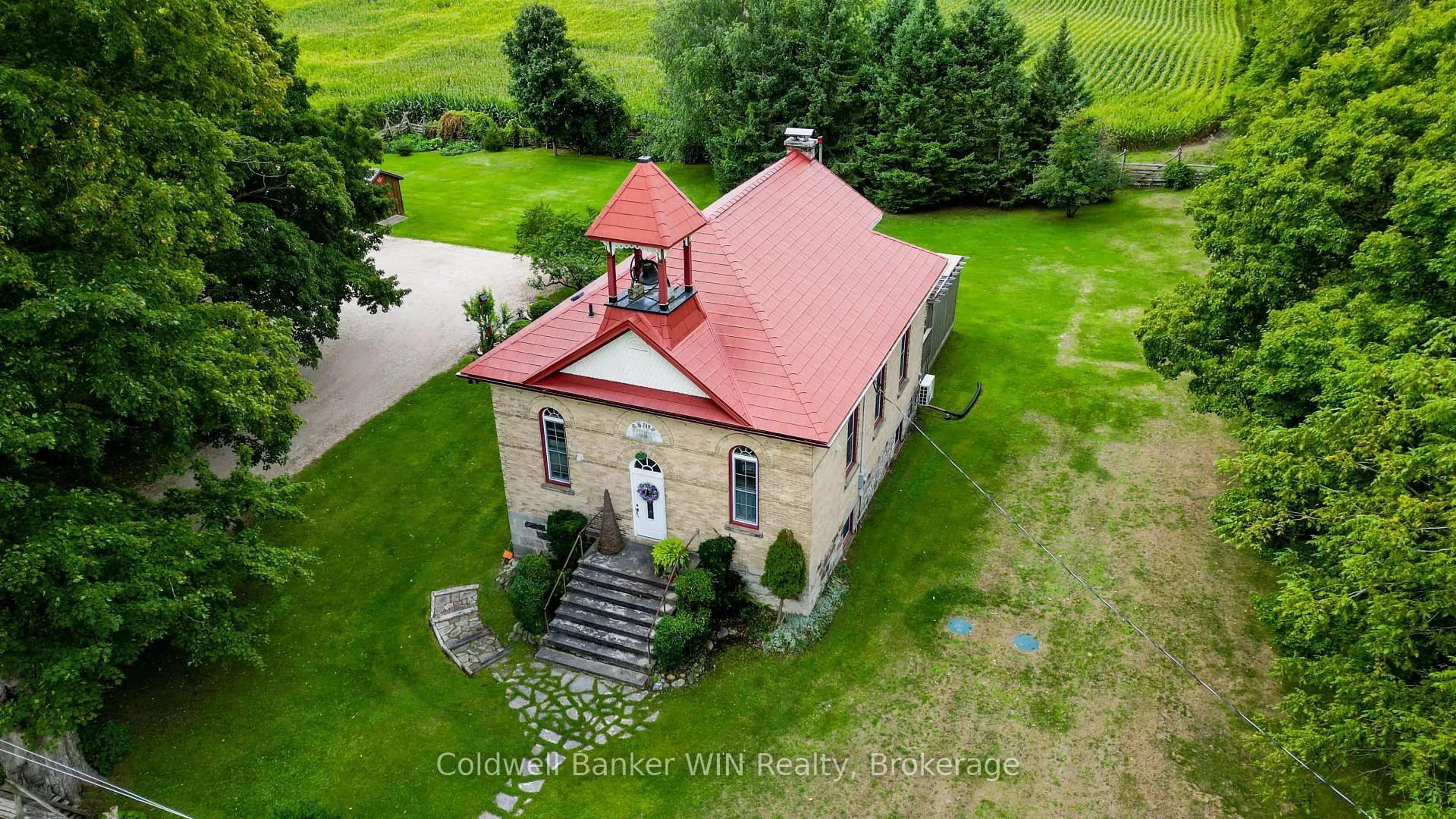 A pic from outside/outdoor area/front of a property/back of a property/a pic from drone, building for 392774 Southgate 39 Sdrd, Southgate Ontario N0G 1R0