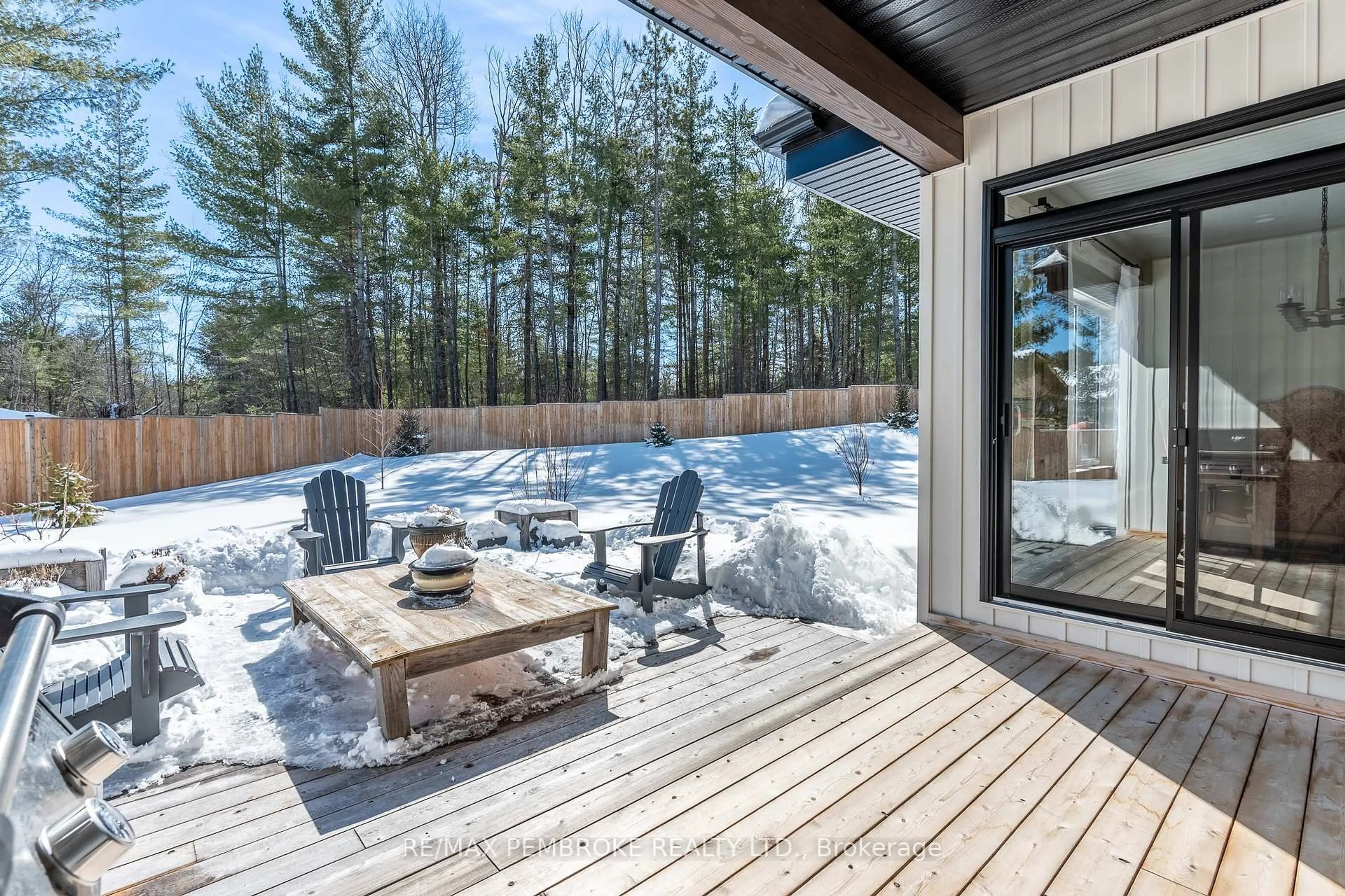 Patio, mountain view for 131 Chad St, Petawawa Ontario K8H 0G9