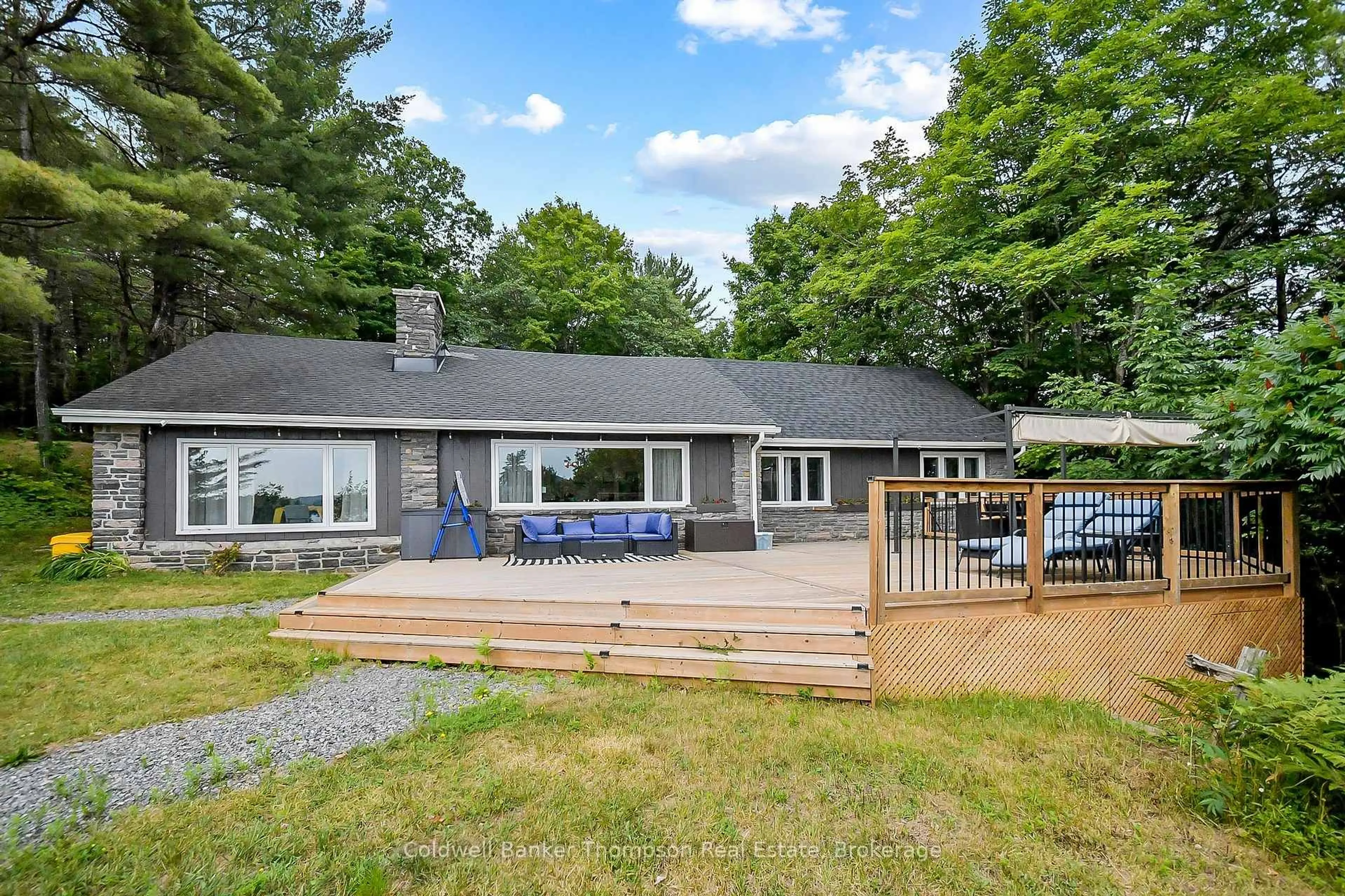 Home with vinyl exterior material, water/lake/river/ocean view for 179 Hoths Lane, Huntsville Ontario P0B 1L0