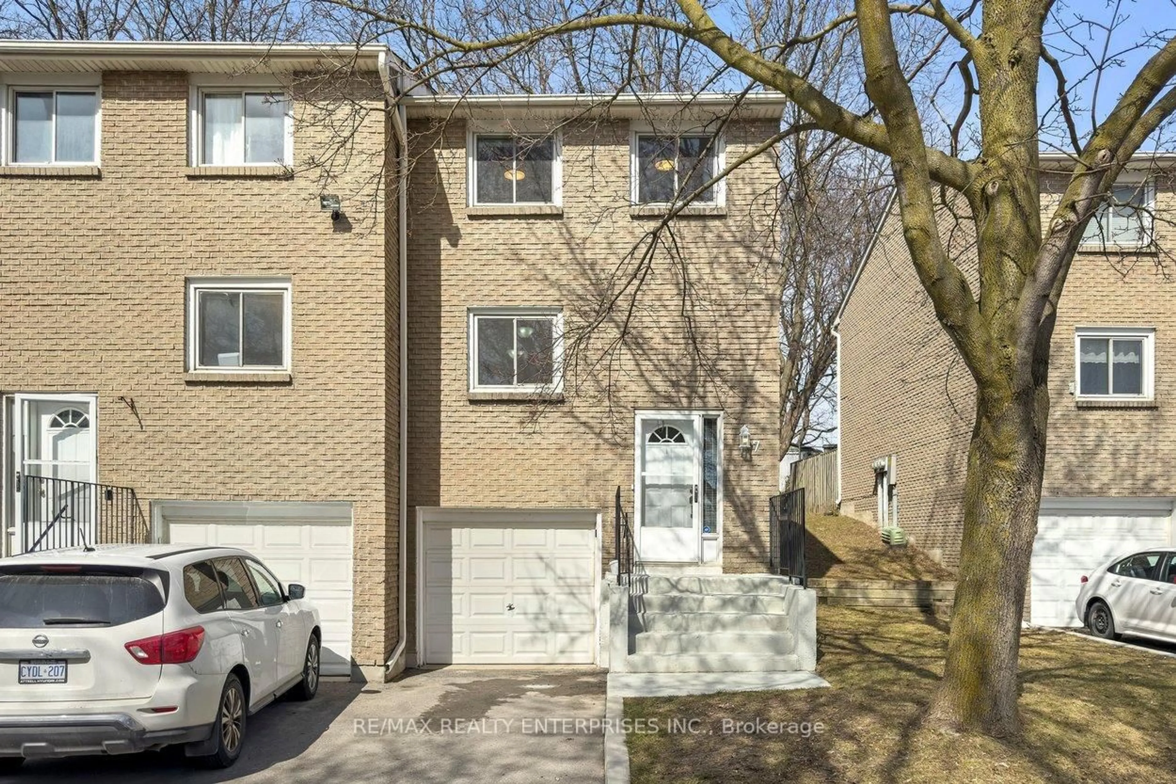 A pic from outside/outdoor area/front of a property/back of a property/a pic from drone, street for 121 Morgan Ave #7, Kitchener Ontario N2A 2M4