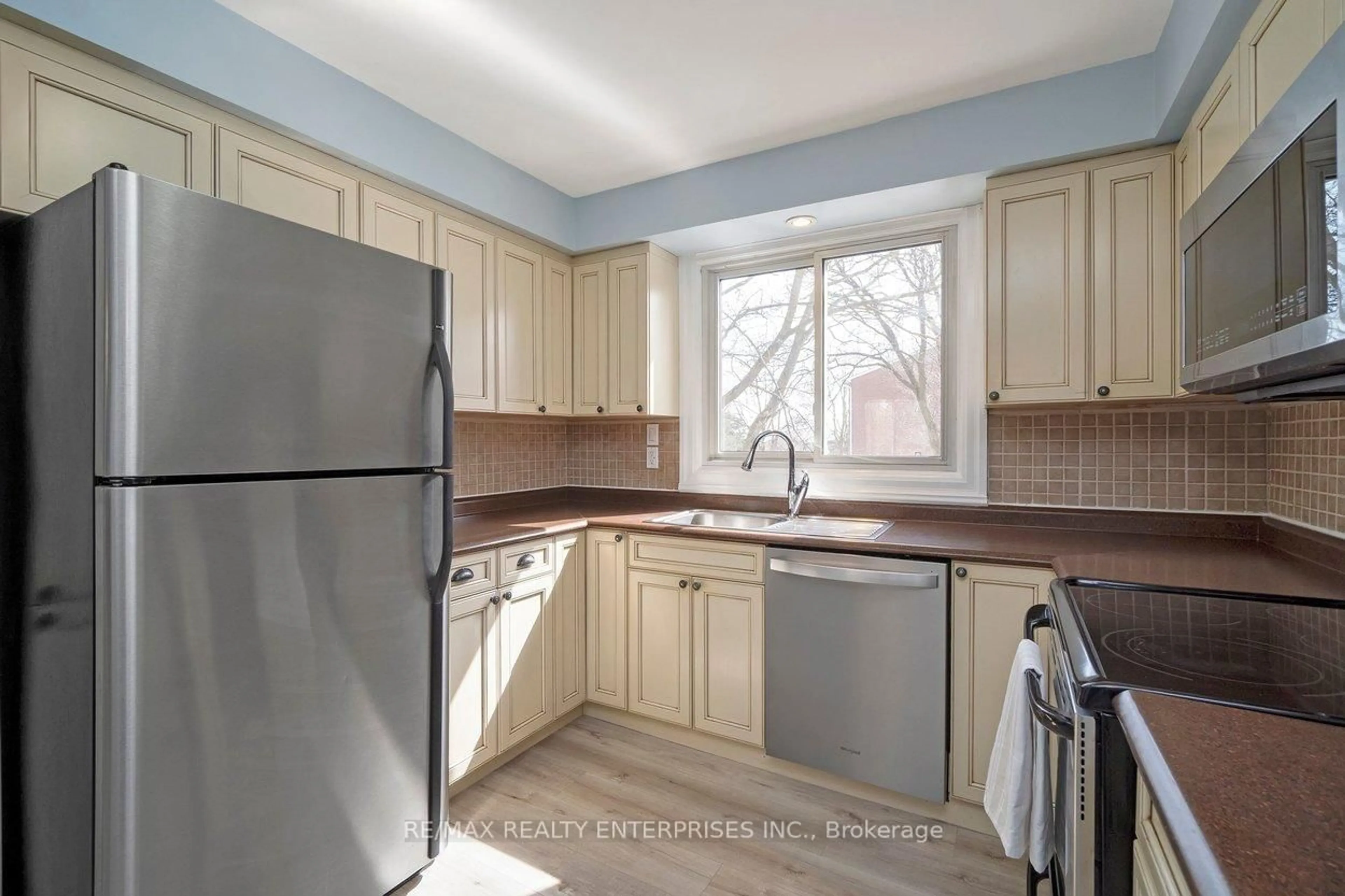 Standard kitchen, unknown for 121 Morgan Ave #7, Kitchener Ontario N2A 2M4