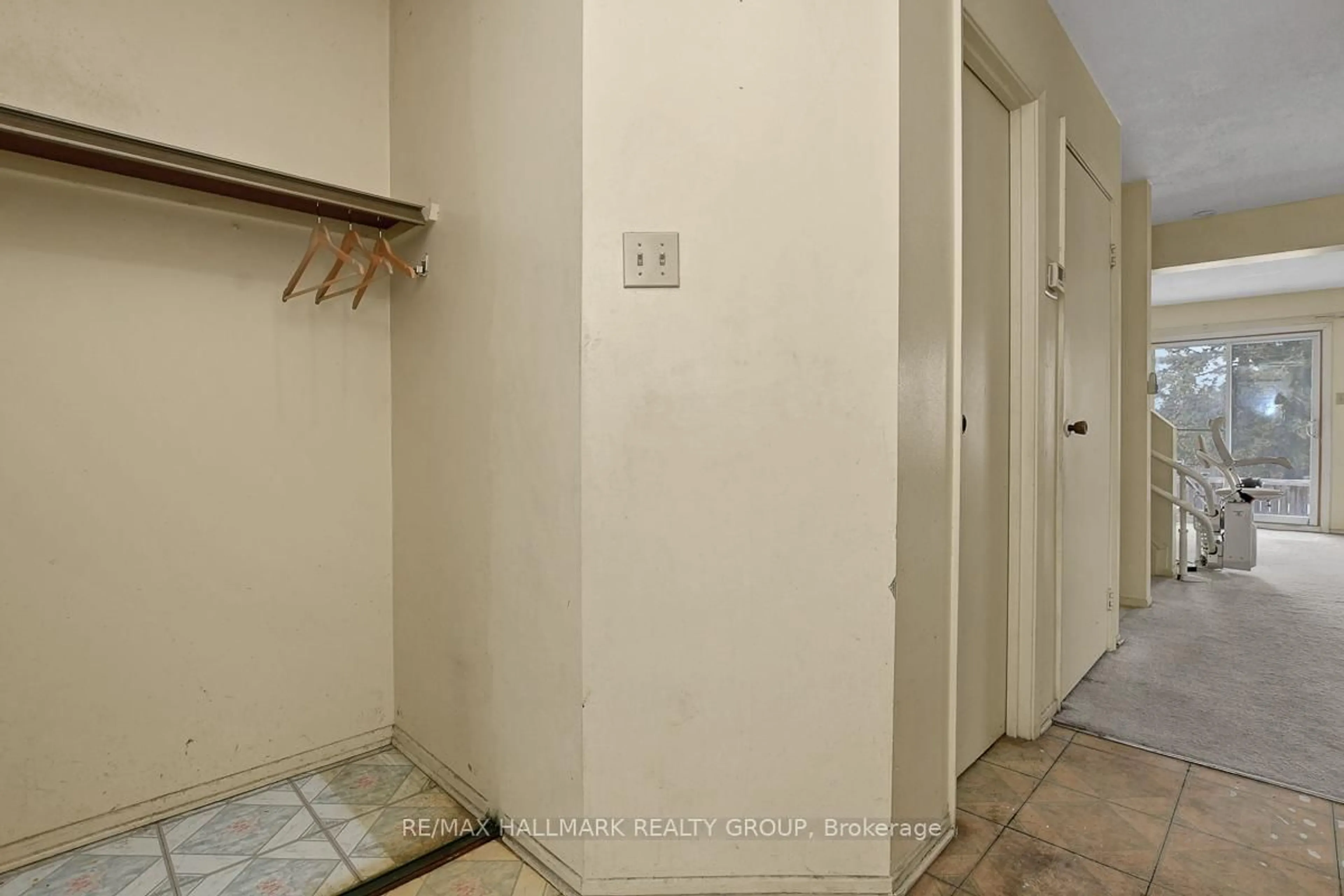 Indoor entryway for 2770 Pimlico Cres #82, Ottawa Ontario K1T 2A8