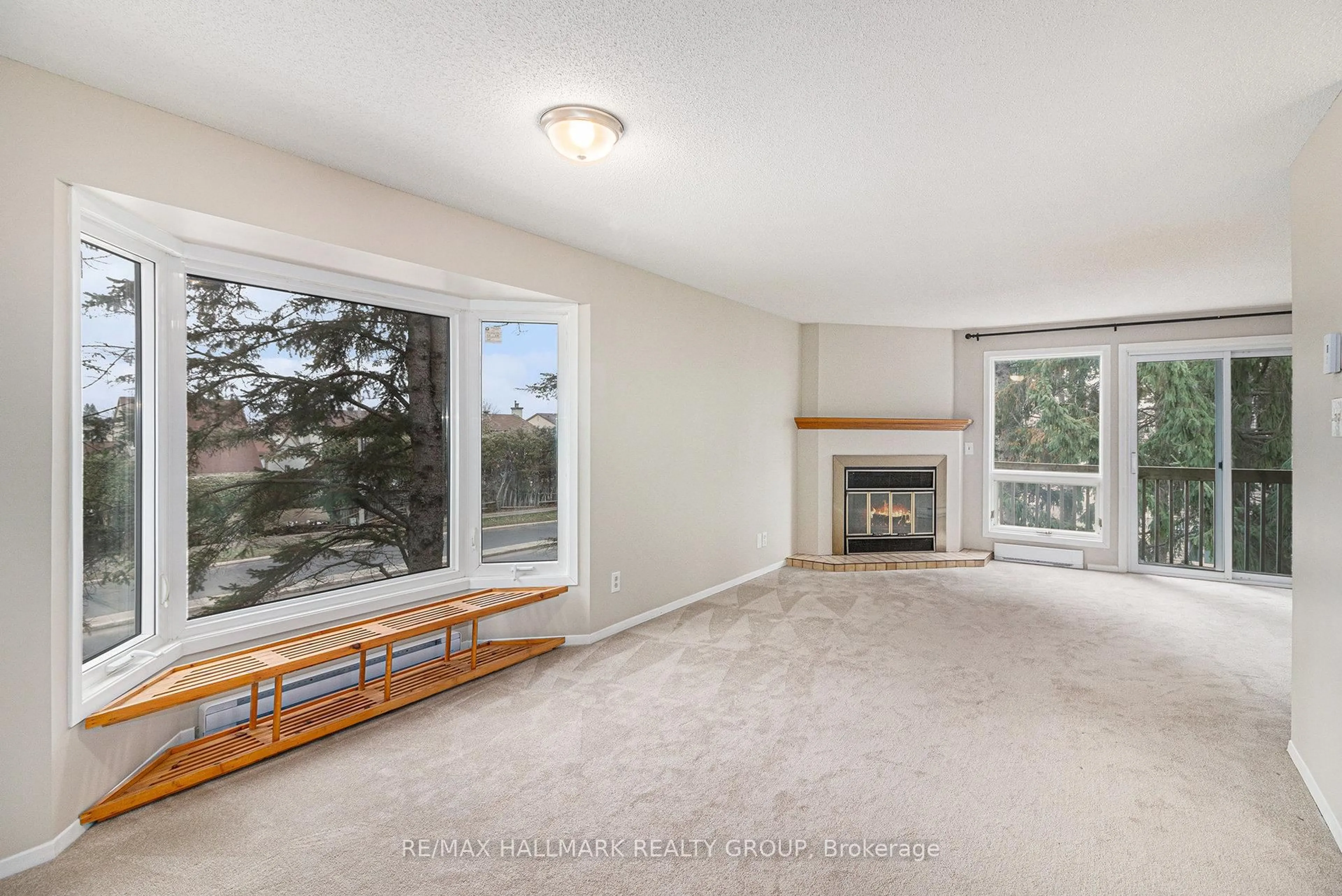 Living room with furniture, unknown for 6716 Jeanne D'arc Blvd #B, Ottawa Ontario K1C 6E9