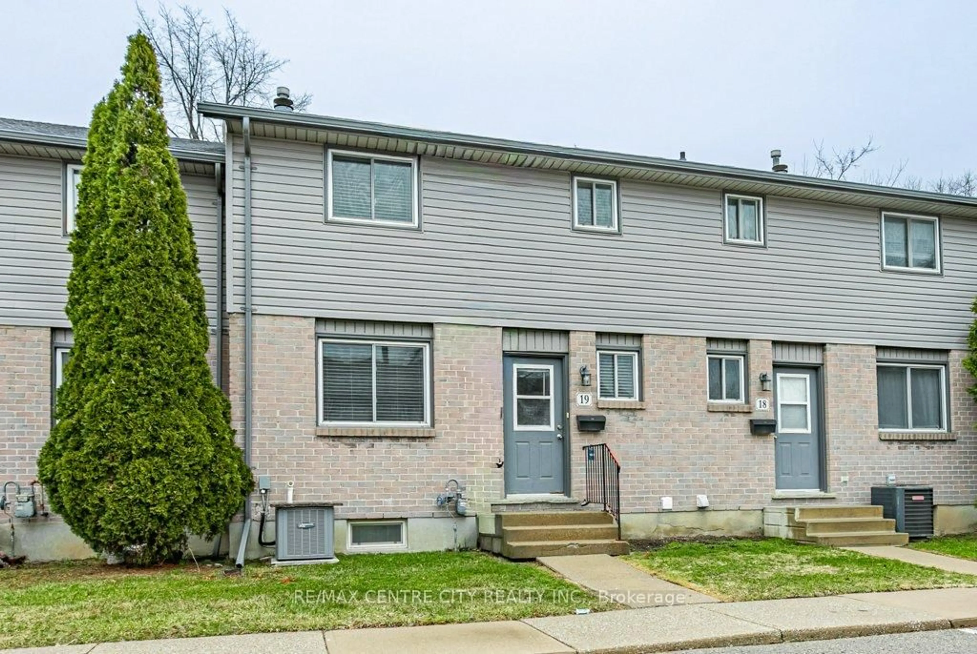 Home with vinyl exterior material, street for 490 Third St #19, London East Ontario N5V 4A2