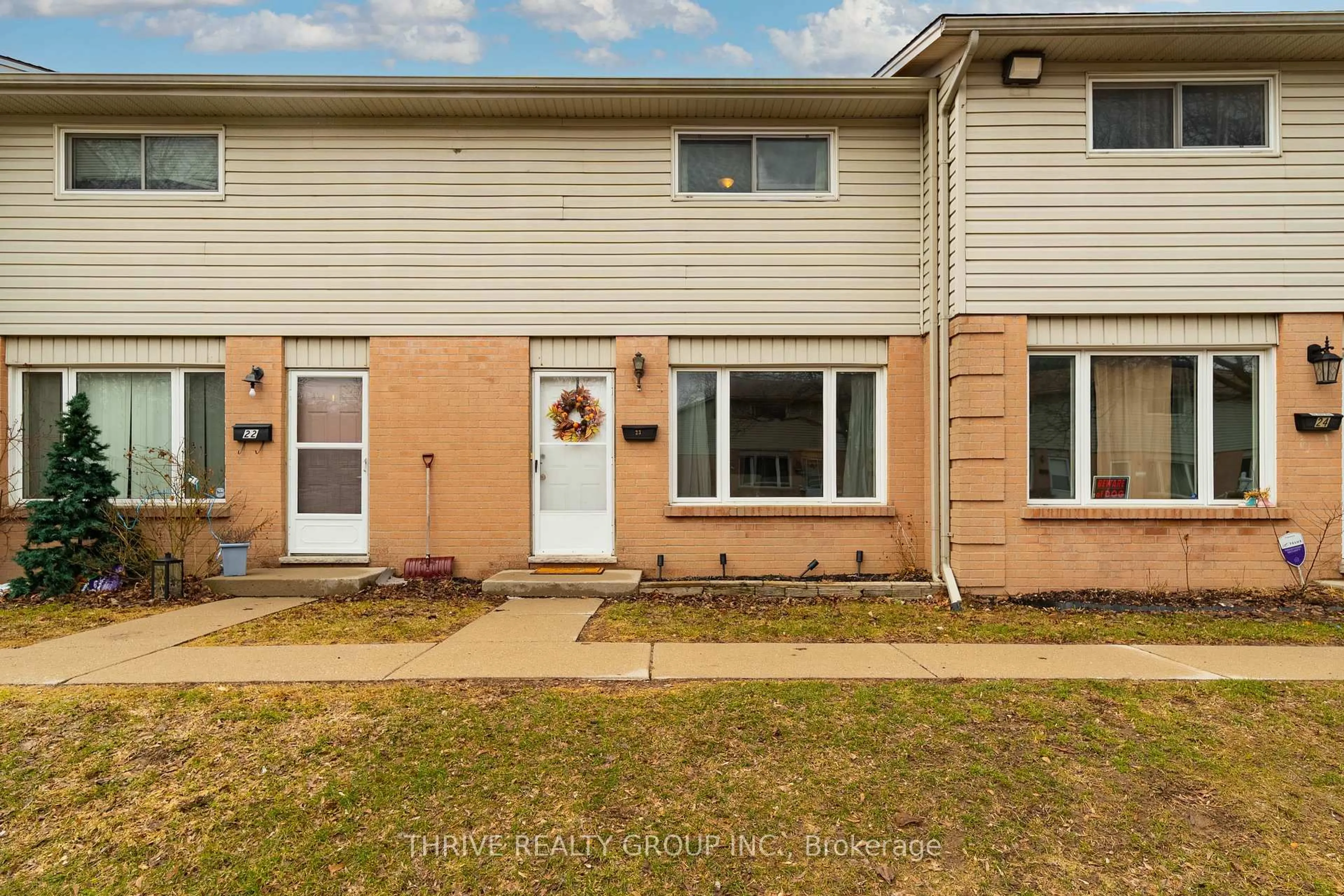 Home with vinyl exterior material, street for 45 Gatewood Pl #23, London East Ontario N5Y 5A4