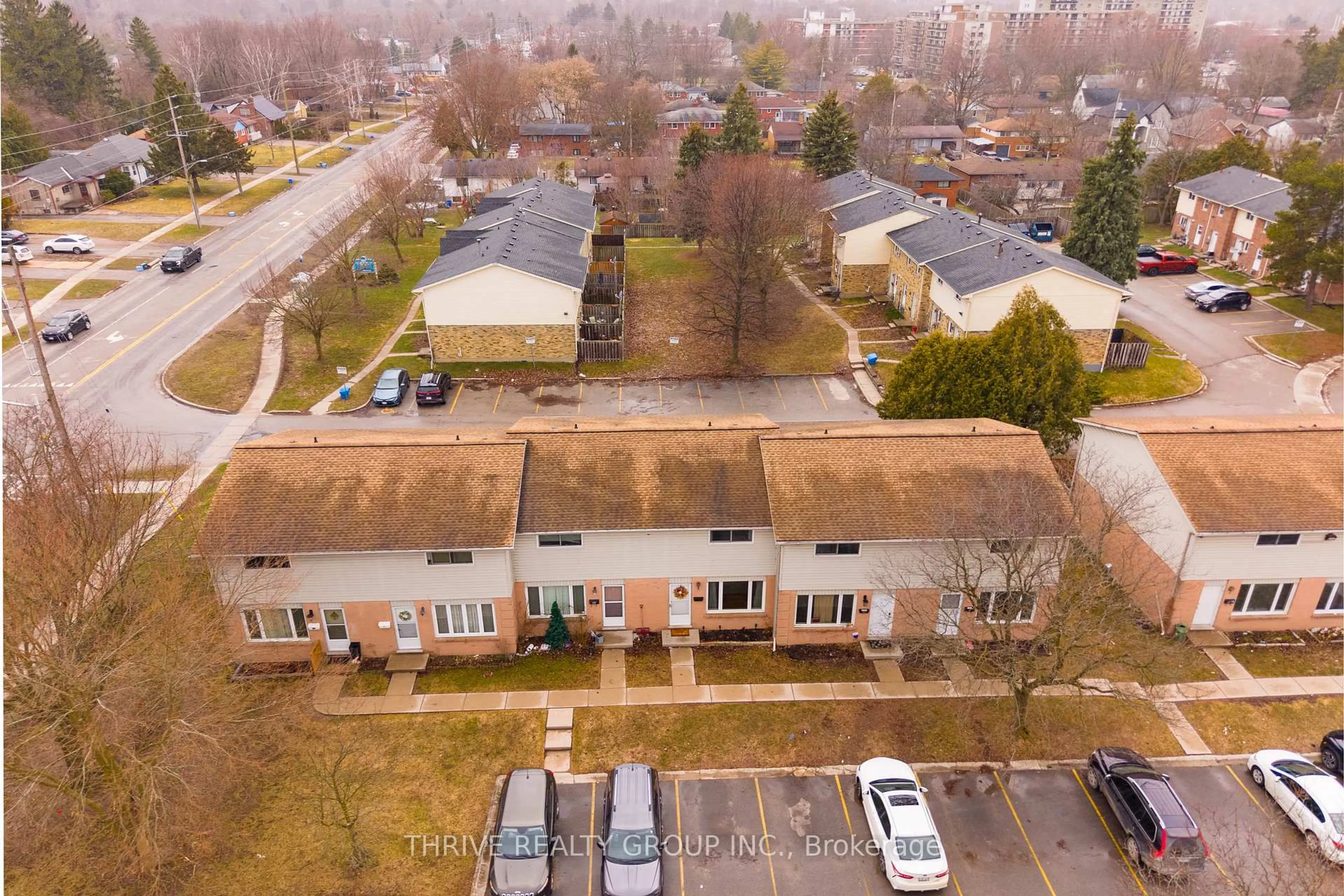 A pic from outside/outdoor area/front of a property/back of a property/a pic from drone, building for 45 Gatewood Pl #23, London East Ontario N5Y 5A4