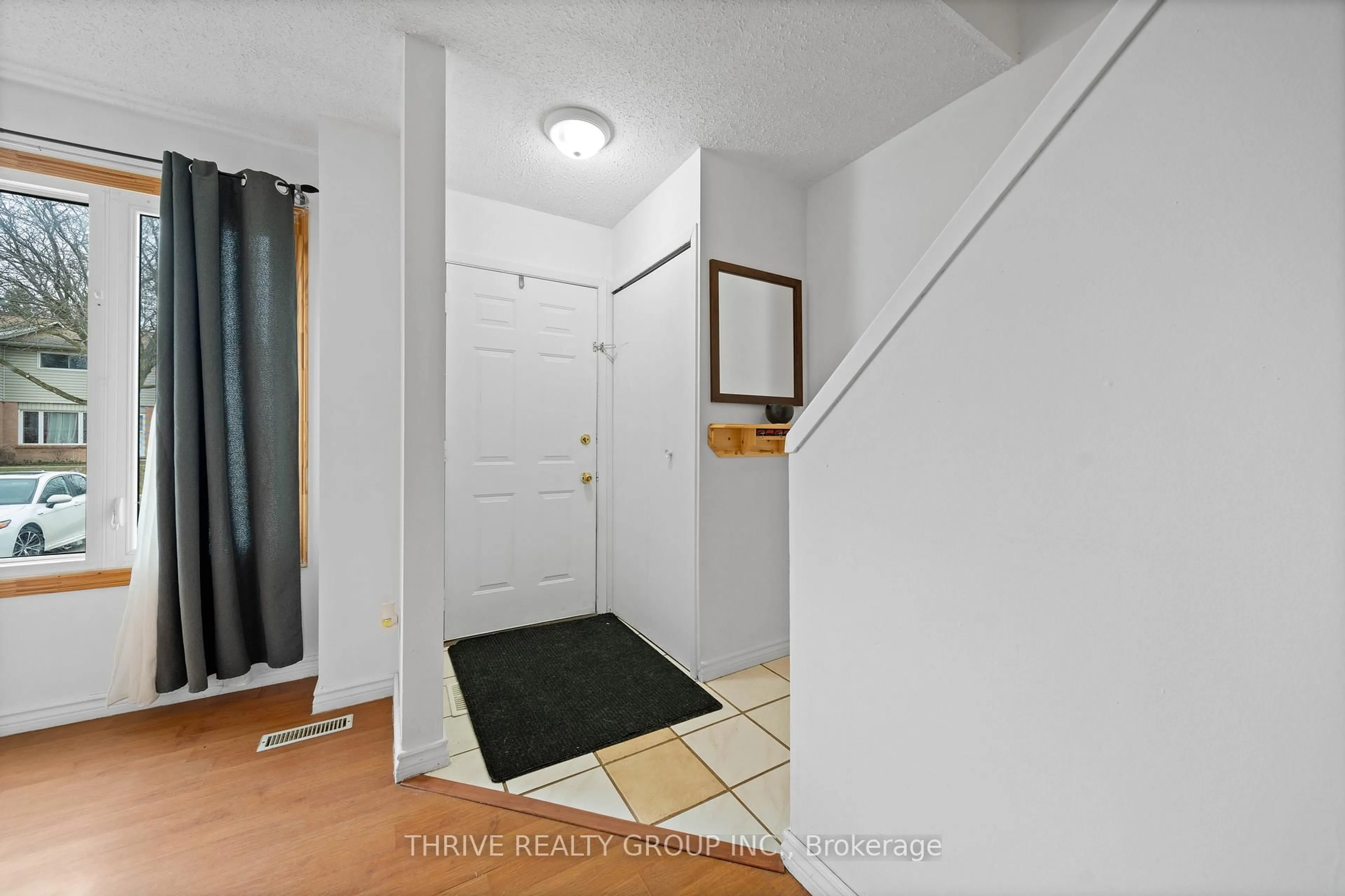 Indoor entryway for 45 Gatewood Pl #23, London East Ontario N5Y 5A4