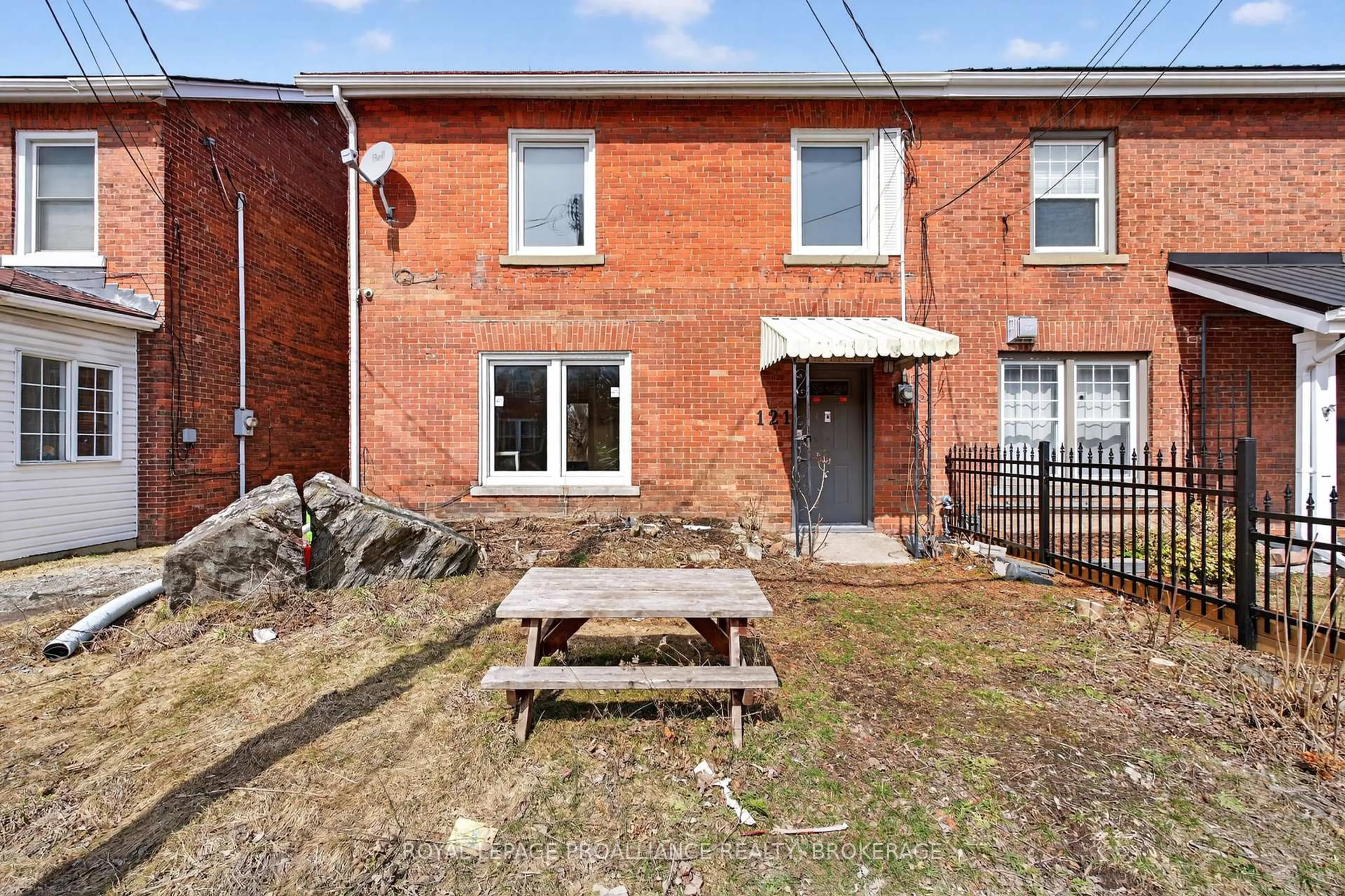 Unknown for 121 Stephen St, Kingston Ontario K7K 2C6