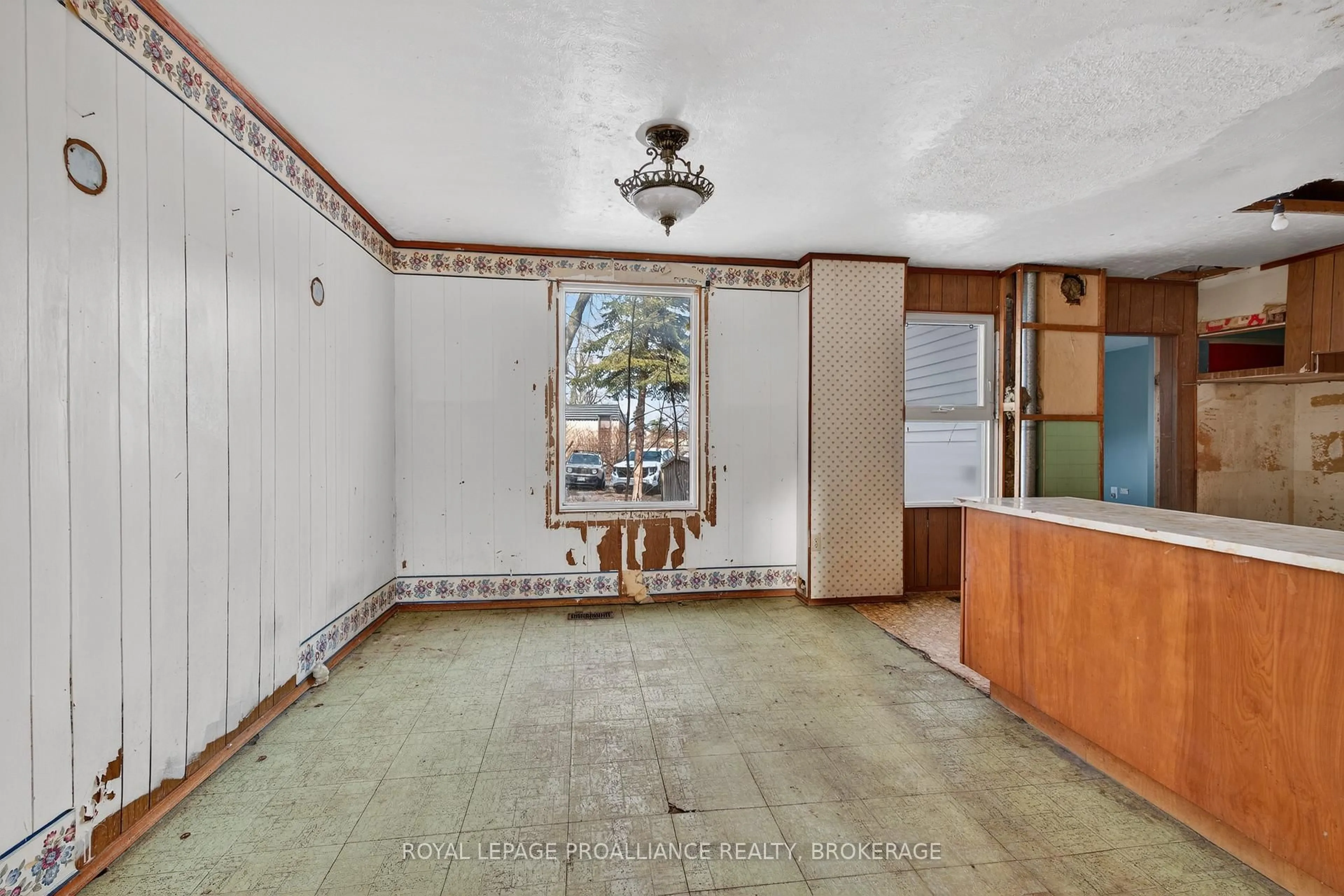 Unknown for 121 Stephen St, Kingston Ontario K7K 2C6