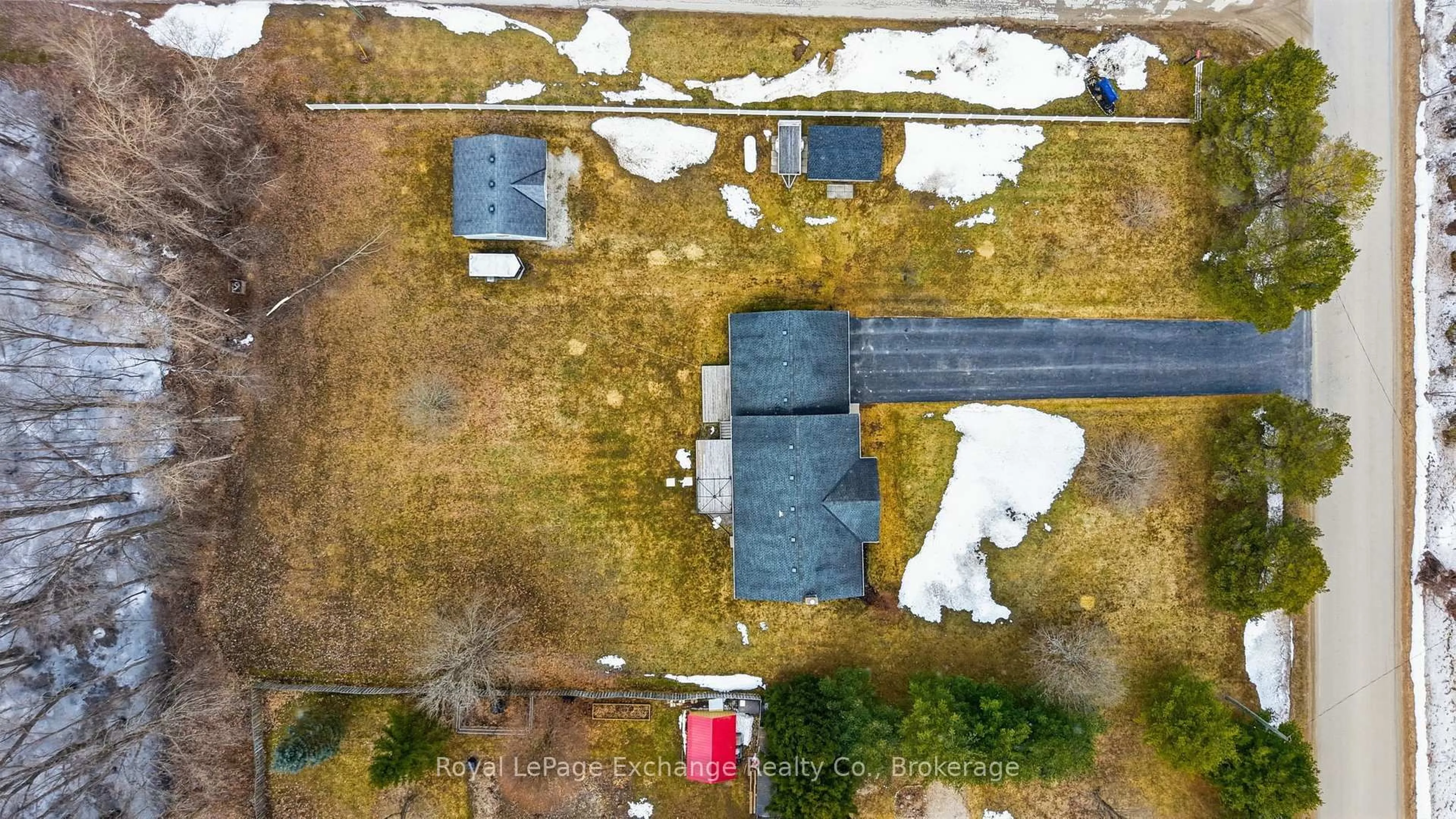 A pic from outside/outdoor area/front of a property/back of a property/a pic from drone, building for 393460 2 Concession, West Grey Ontario N0G 1R0