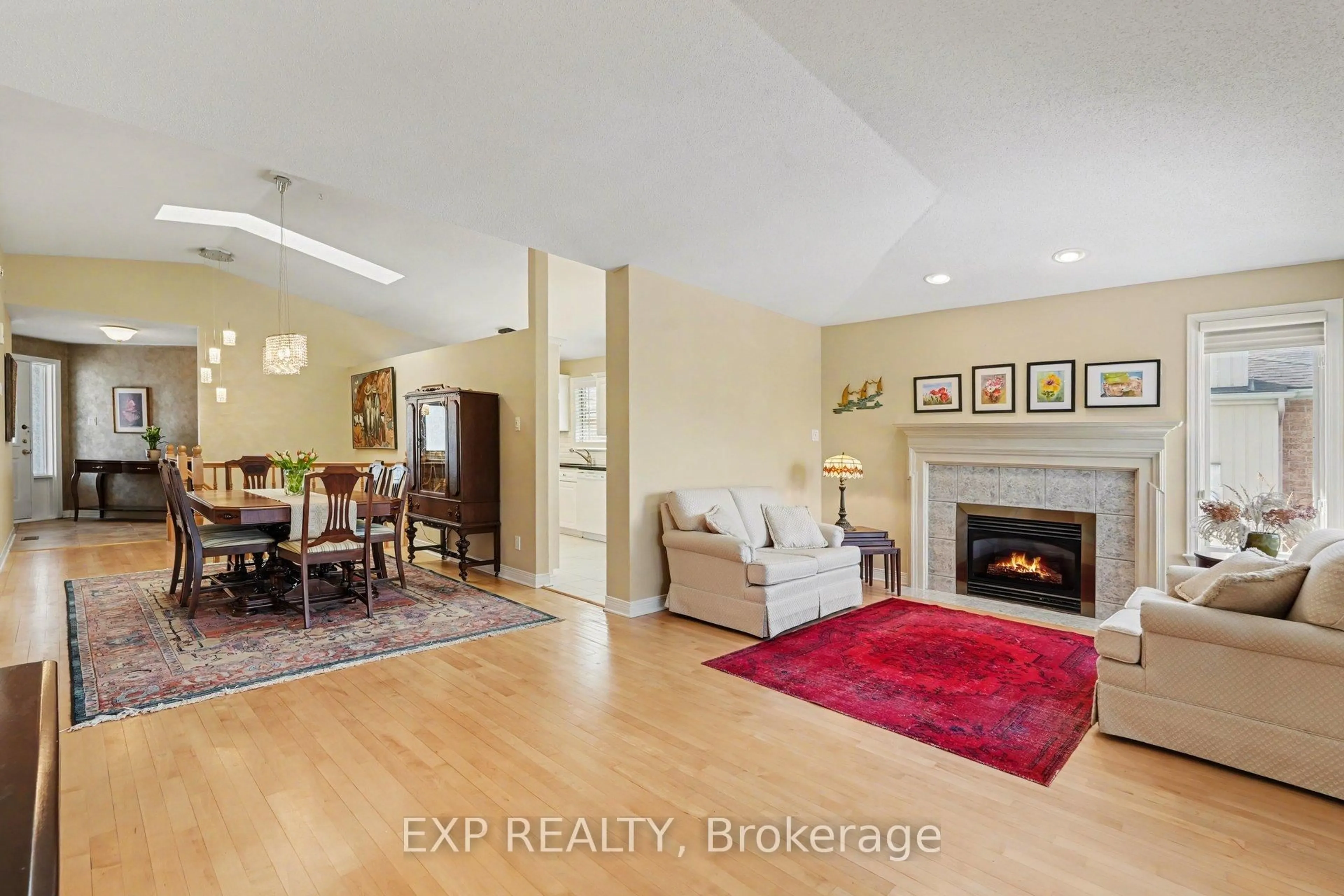 Living room with furniture, unknown for 41 Bunting Lane, Kanata Ontario K2M 2P7