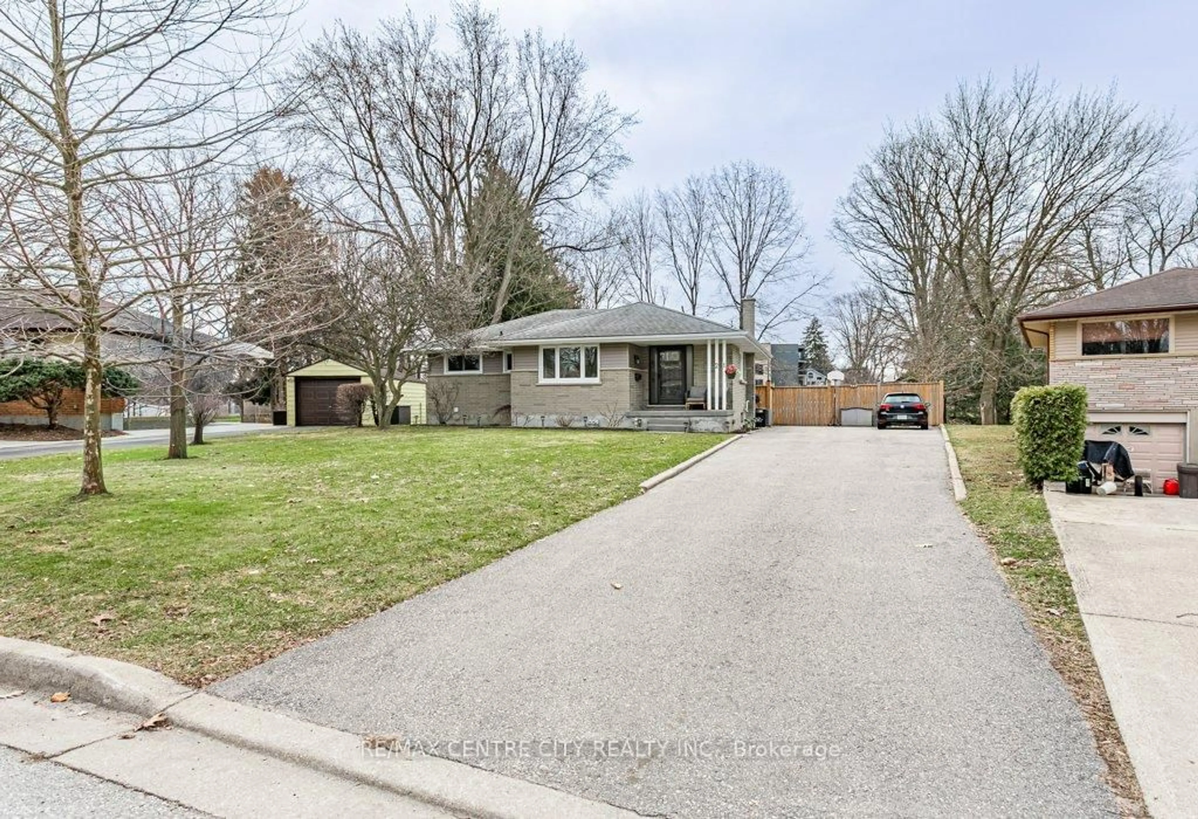 Unknown for 21 Strathcona Dr, London East Ontario N5W 1P7