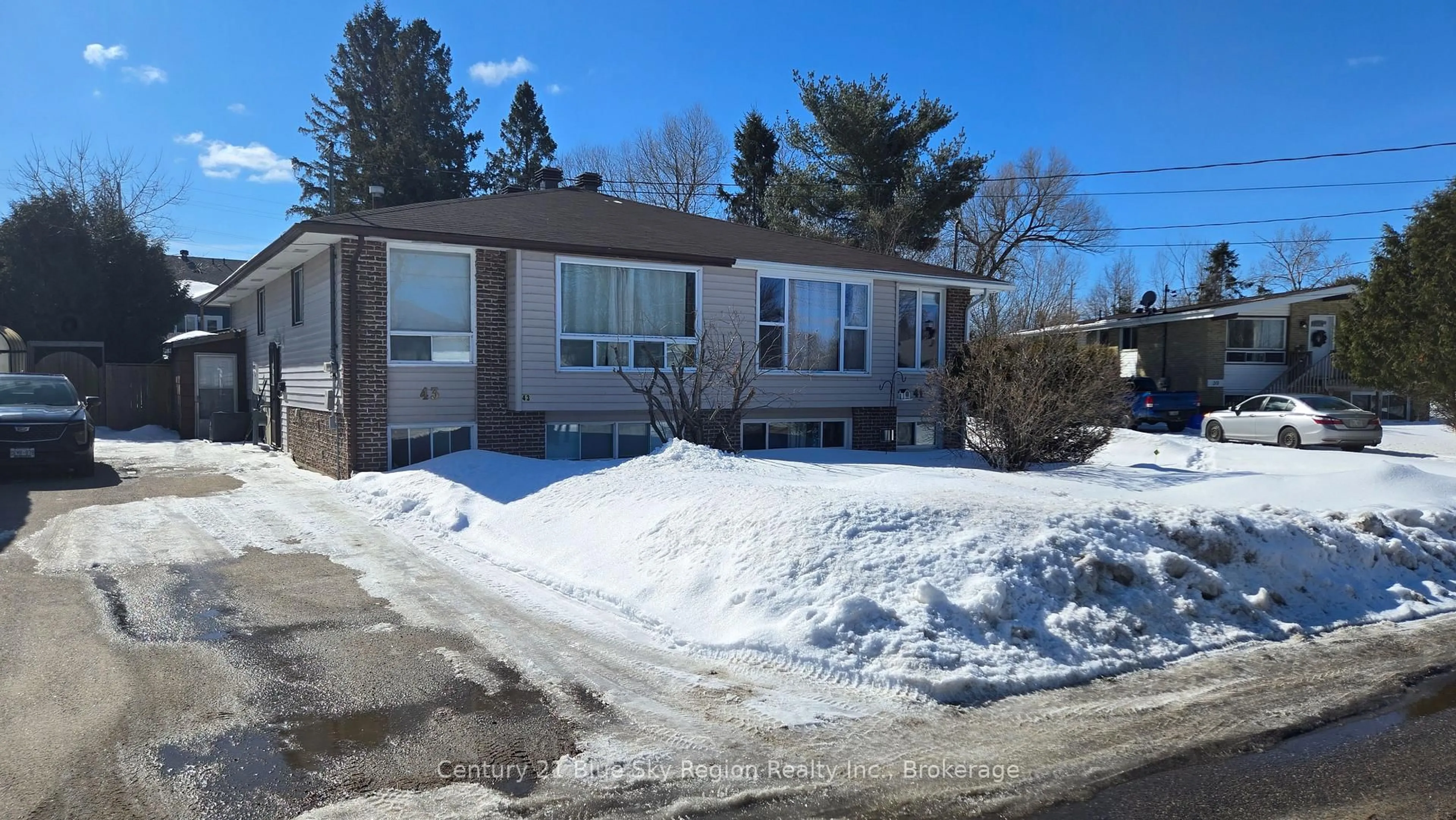 Unknown for 43 Charlton Cres, North Bay Ontario P1A 3M8