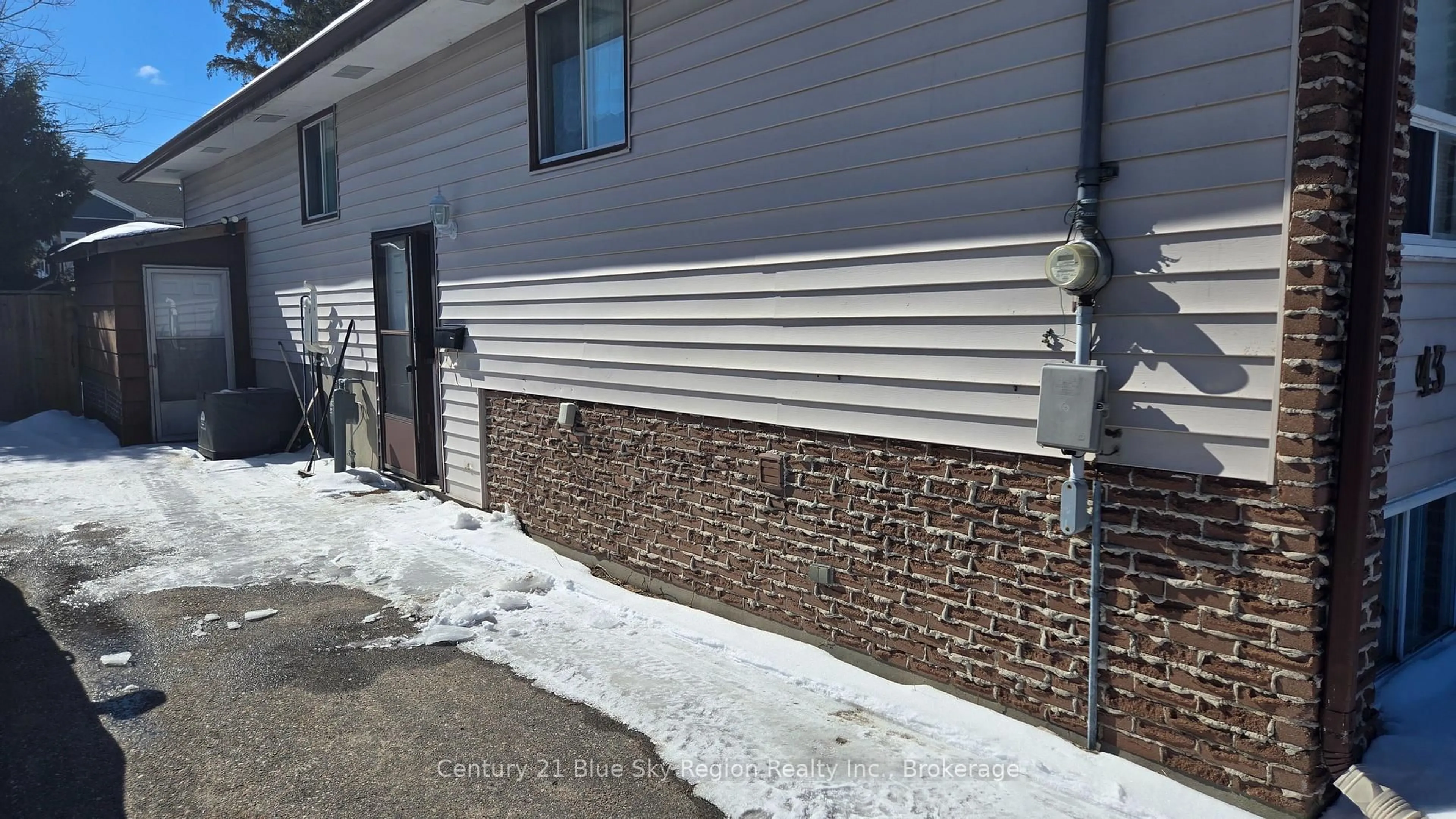 Home with brick exterior material, building for 43 Charlton Cres, North Bay Ontario P1A 3M8