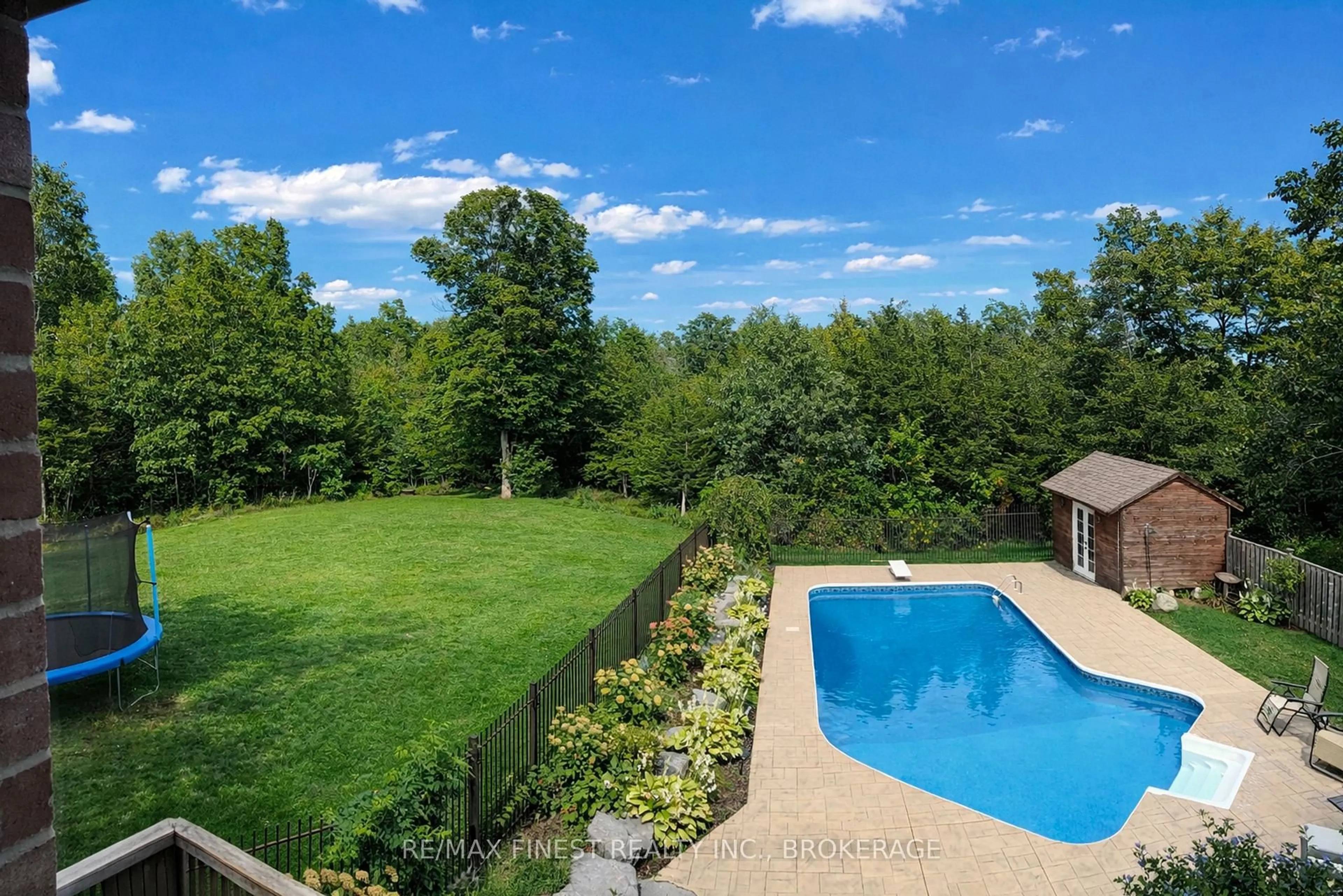 Pool for 881 Ironwood Rd, Kingston Ontario K7L 4V3