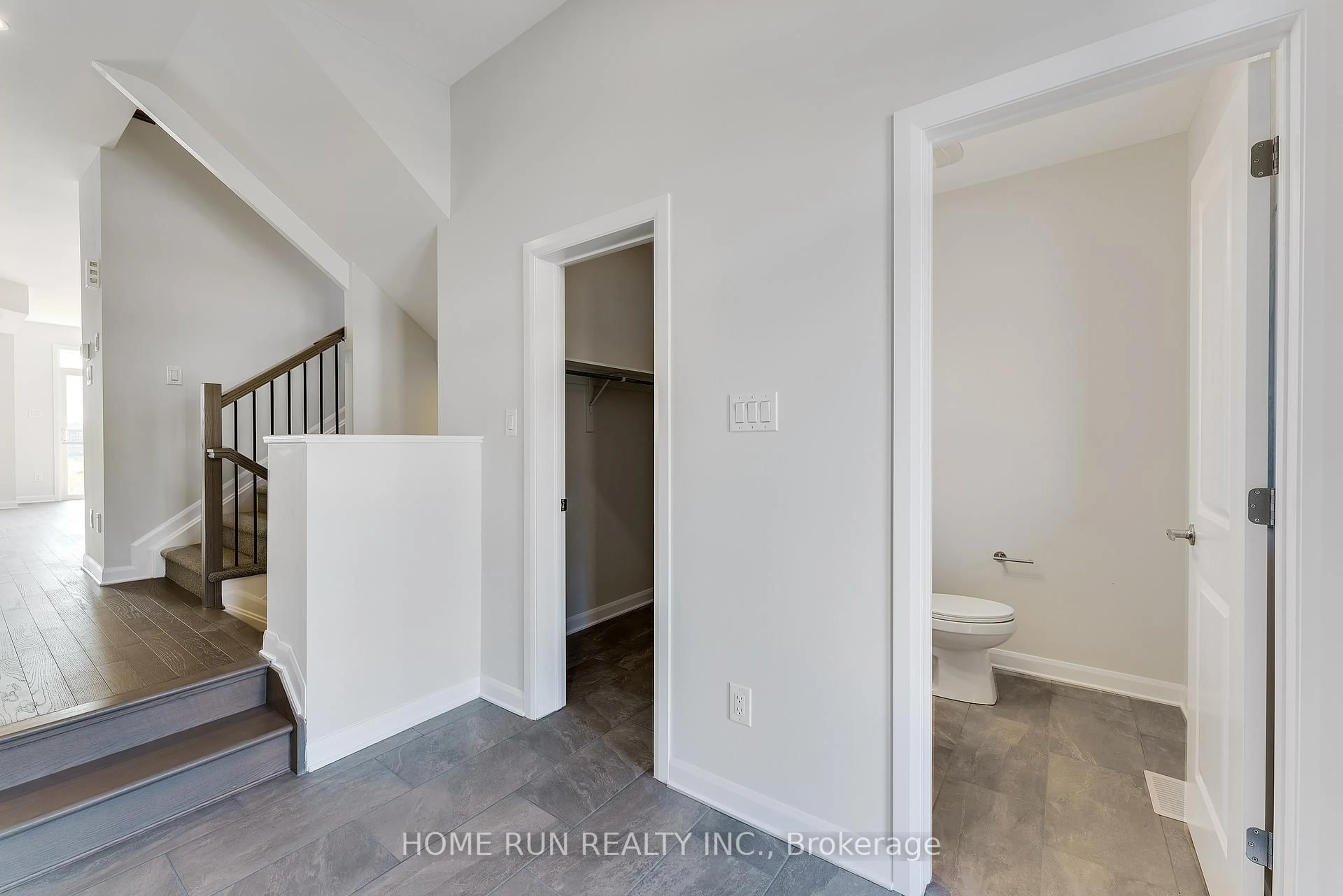 Indoor entryway for 208 Elsie Macgill Walk, Ottawa Ontario K2W 0L5