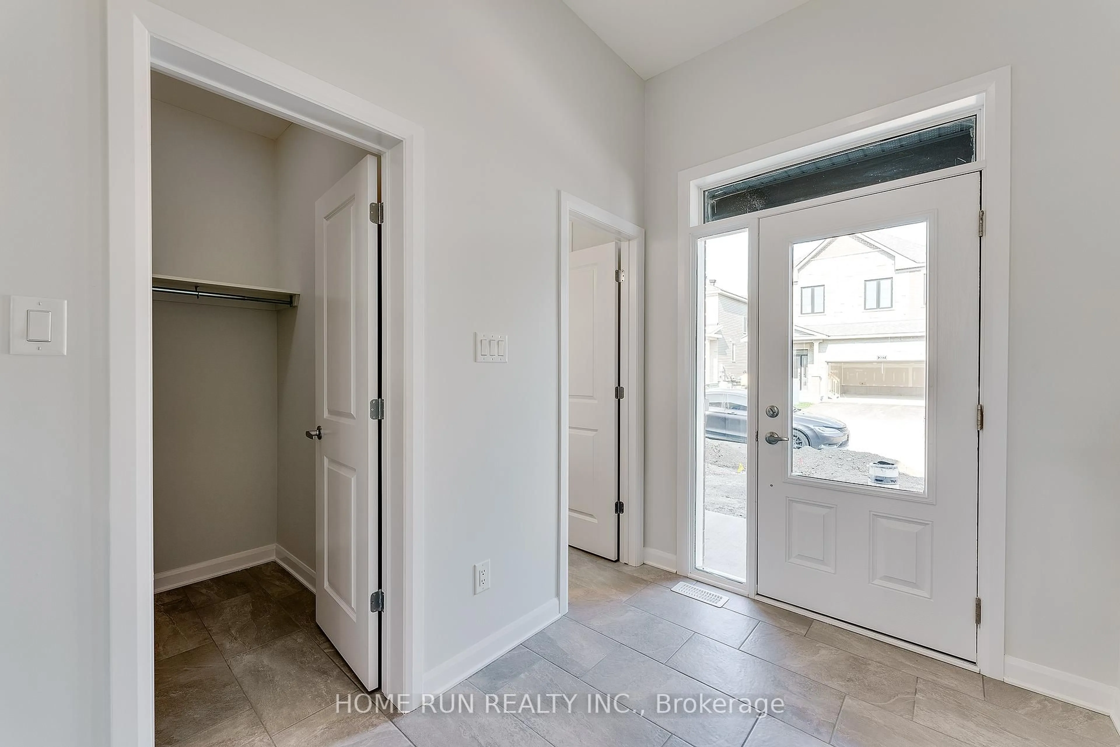 Indoor entryway for 208 Elsie Macgill Walk, Ottawa Ontario K2W 0L5