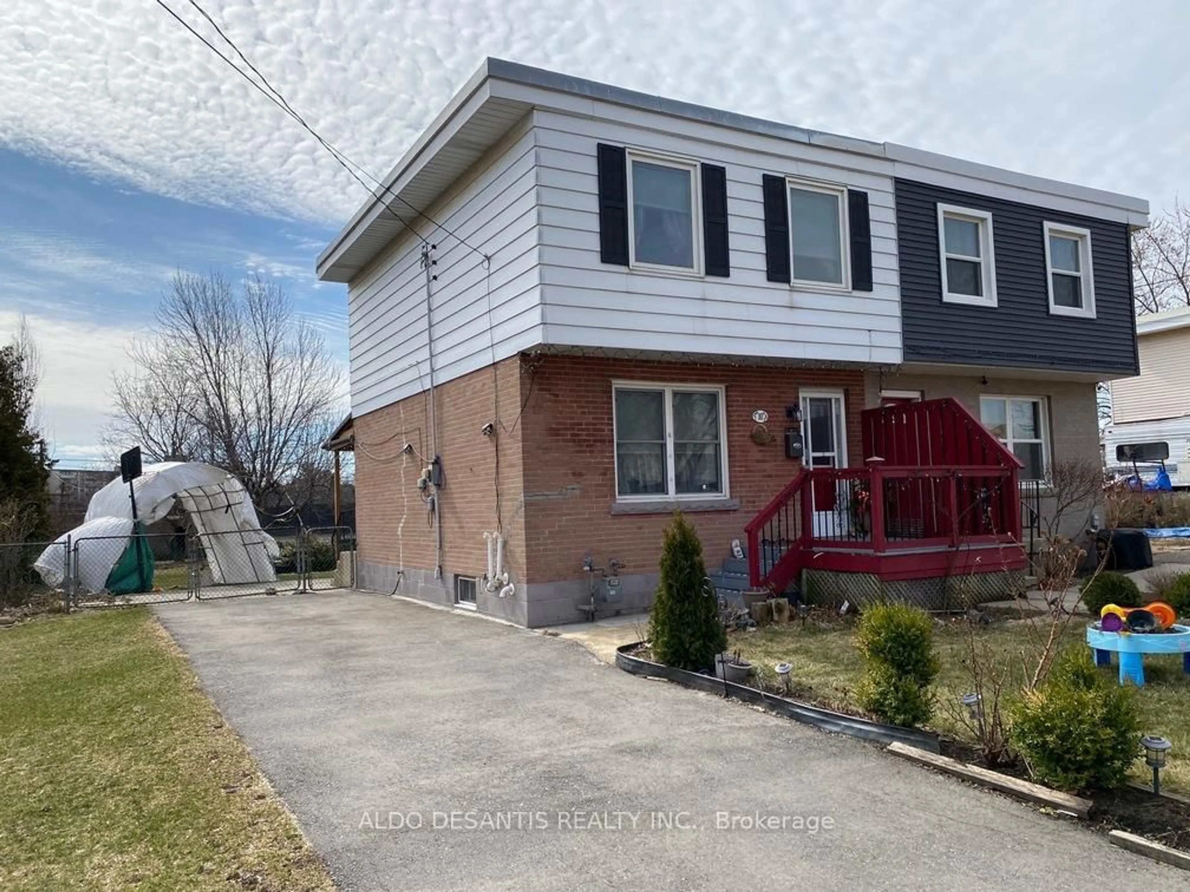 Unknown for 10 Armstrong Ave, Hamilton Ontario L8H 1M5