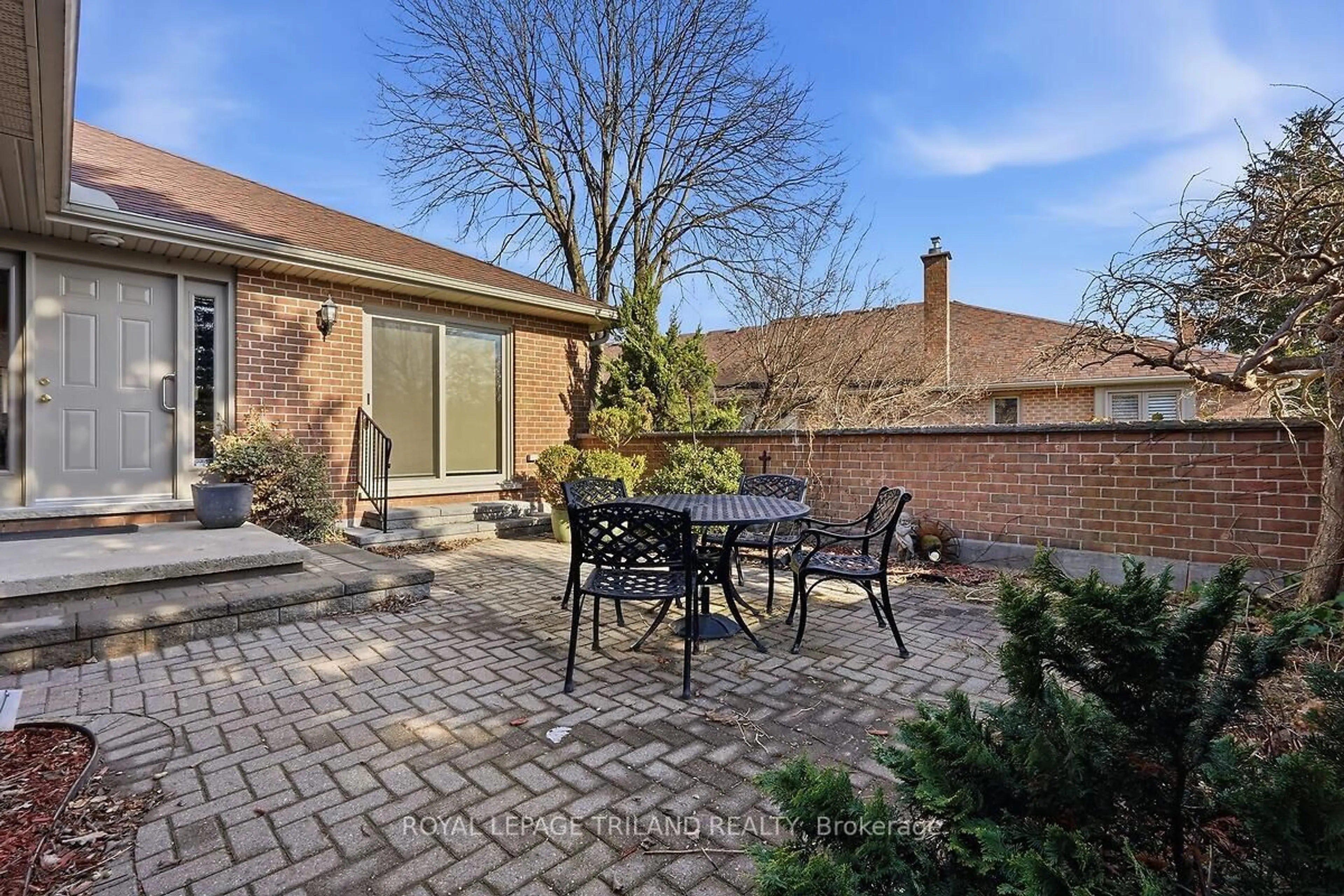 Patio, street for 5 Cadeau Terr #27, London South Ontario N6K 4H1