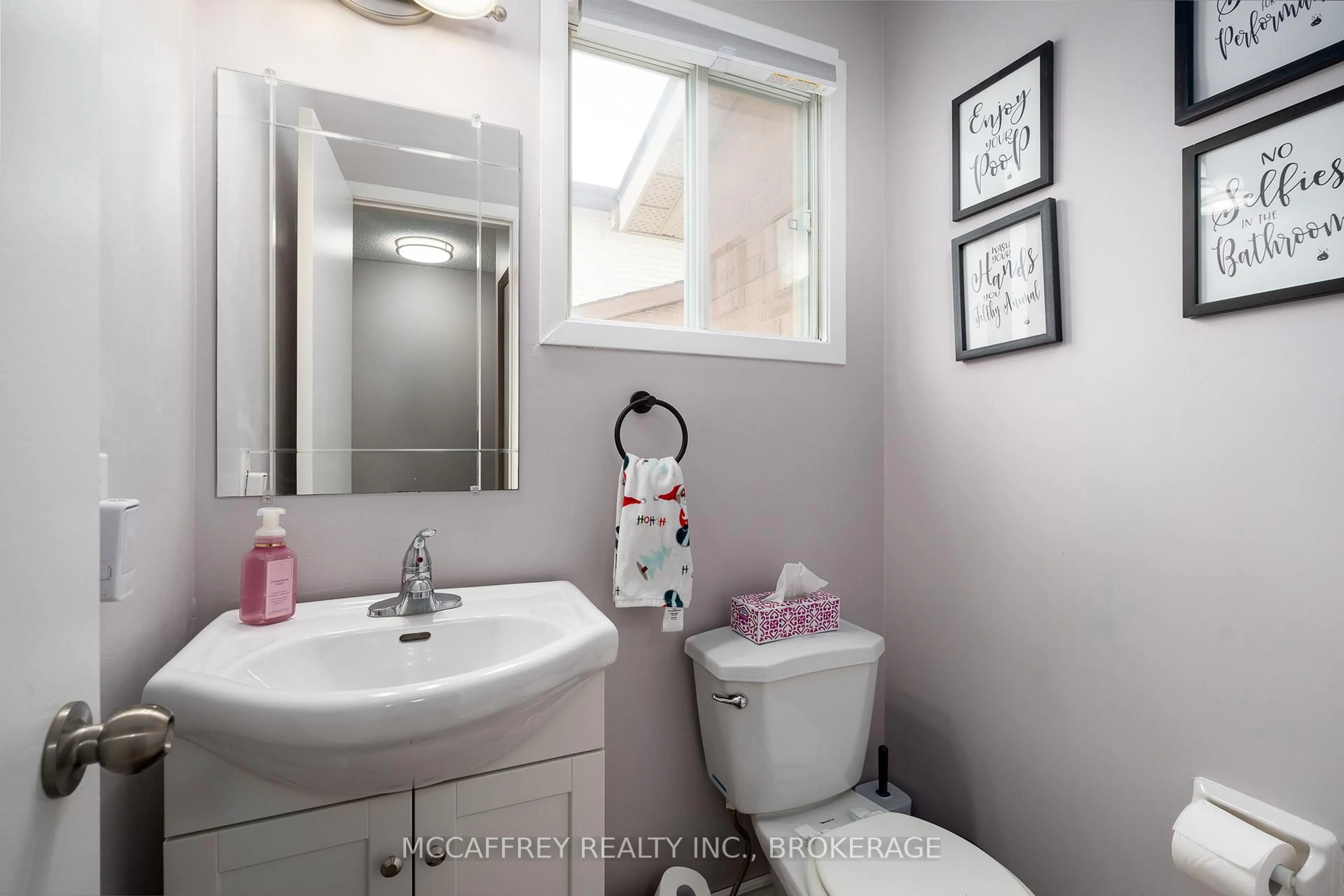 Standard bathroom, ceramic/tile floor for 932 Heaton Rd, Kingston Ontario K7P 1Y6