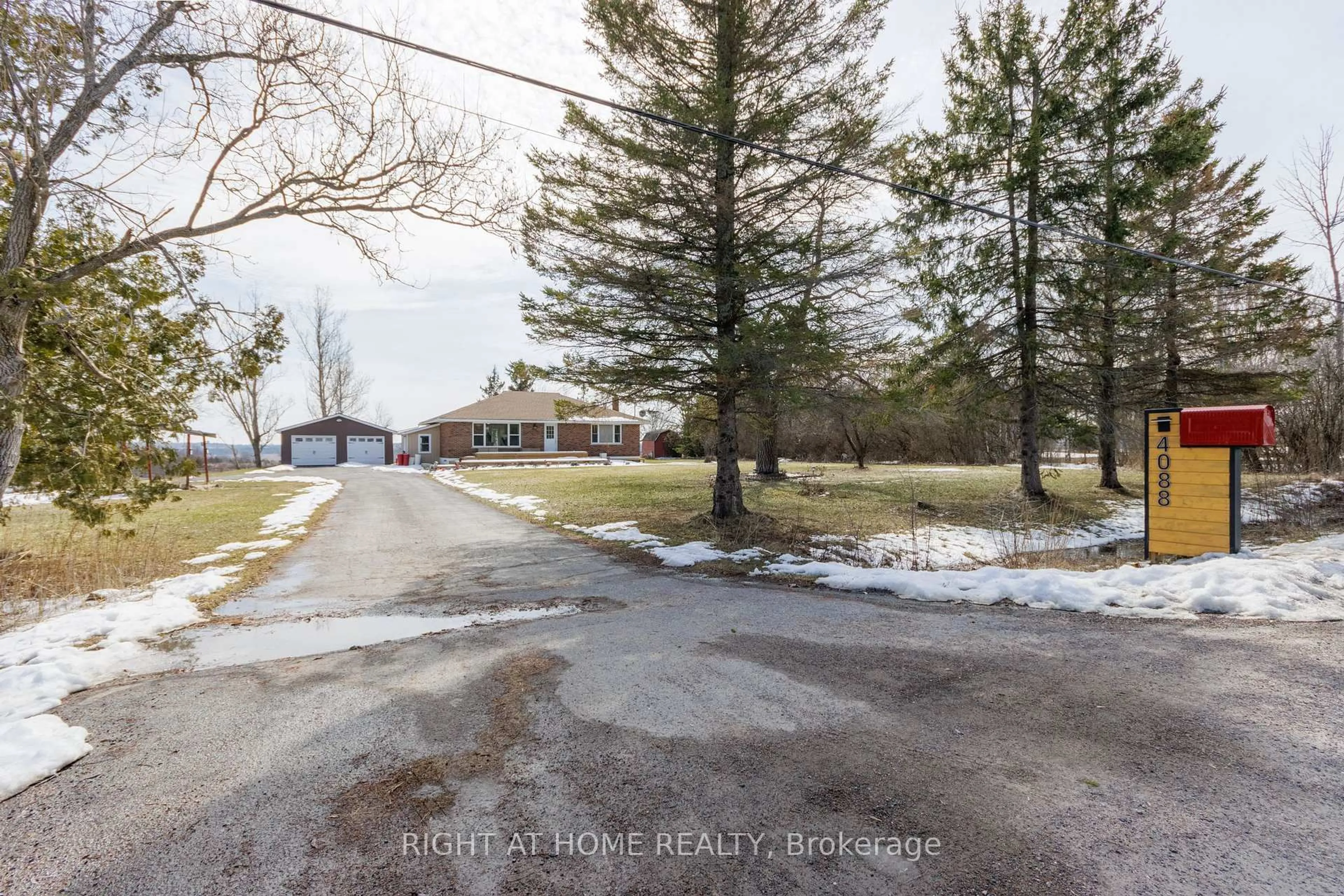 A pic from outside/outdoor area/front of a property/back of a property/a pic from drone, street for 4088 HENDERSON Rd, Harrowsmith Ontario K0H 1V0
