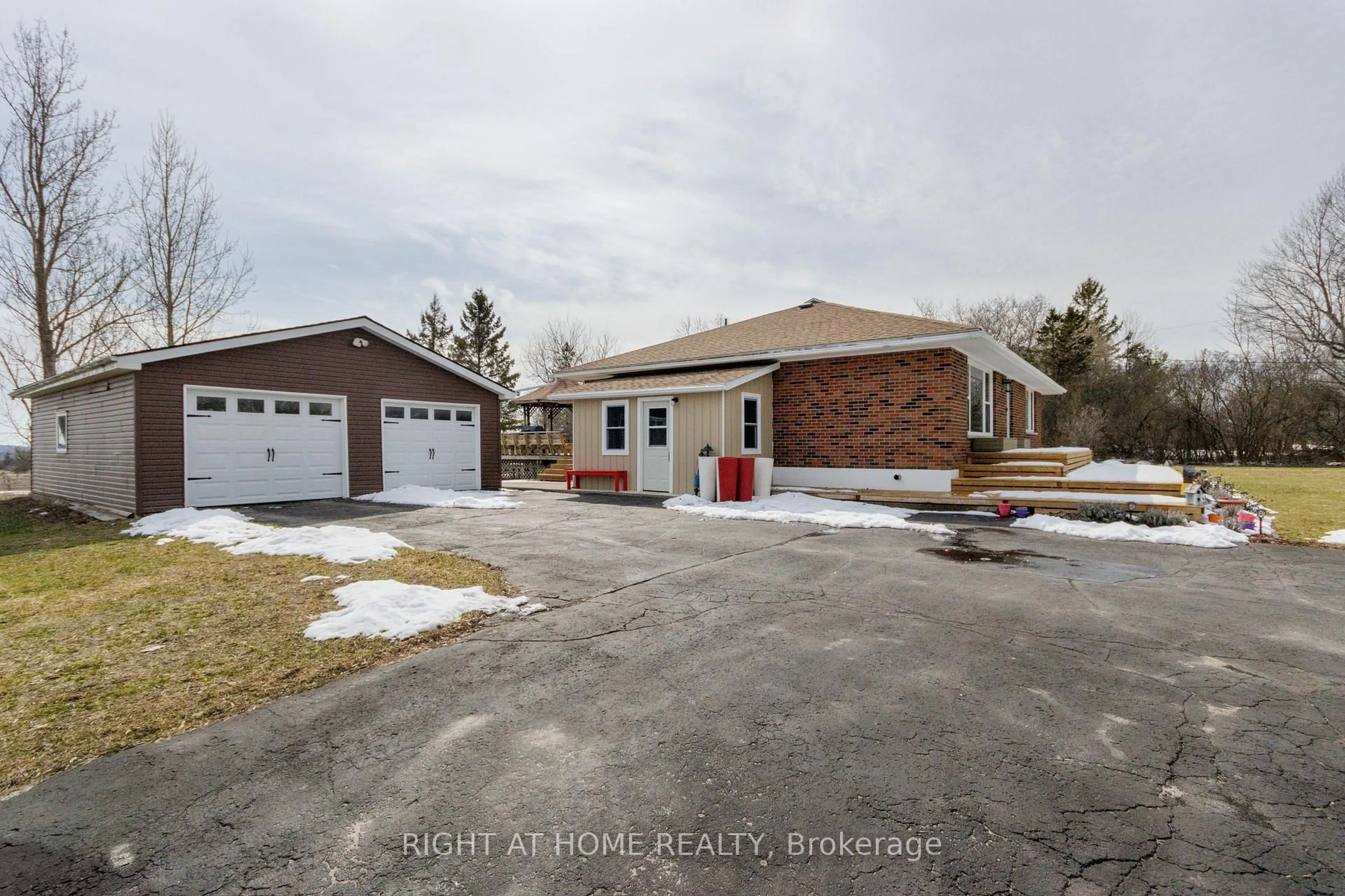 A pic from outside/outdoor area/front of a property/back of a property/a pic from drone, street for 4088 HENDERSON Rd, Harrowsmith Ontario K0H 1V0