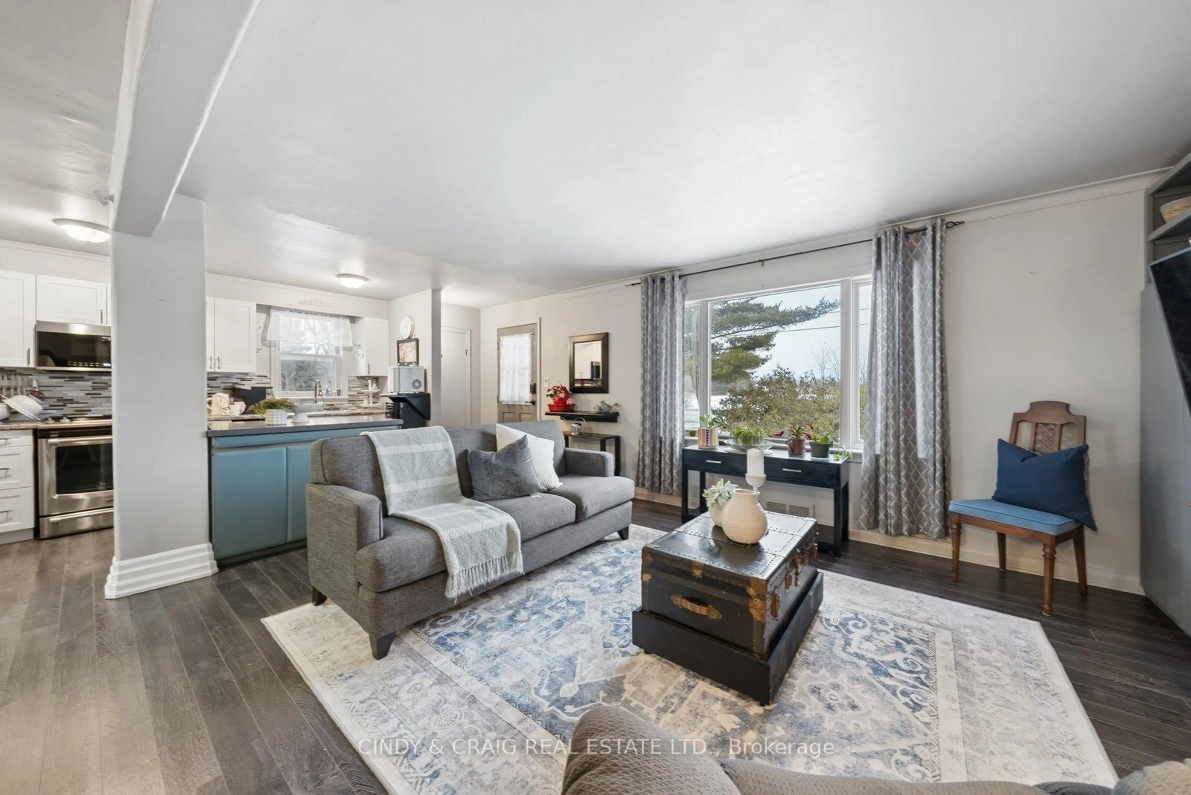 Living room with furniture, unknown for 4078 County 45 Rd, Hamilton Township Ontario K9A 4J9