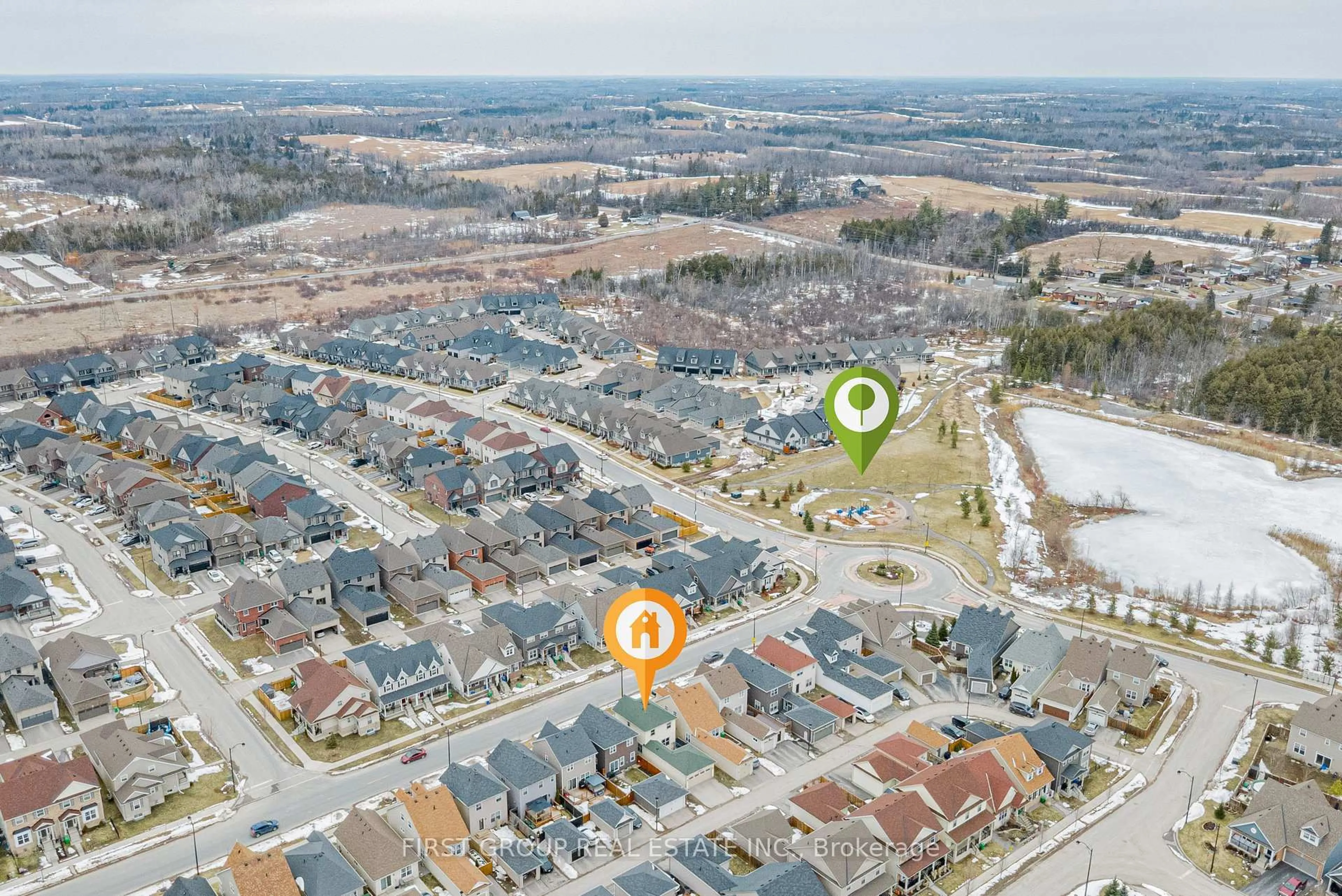 A pic from outside/outdoor area/front of a property/back of a property/a pic from drone, street for 936 Broadway Blvd, Peterborough Ontario K9H 0G8