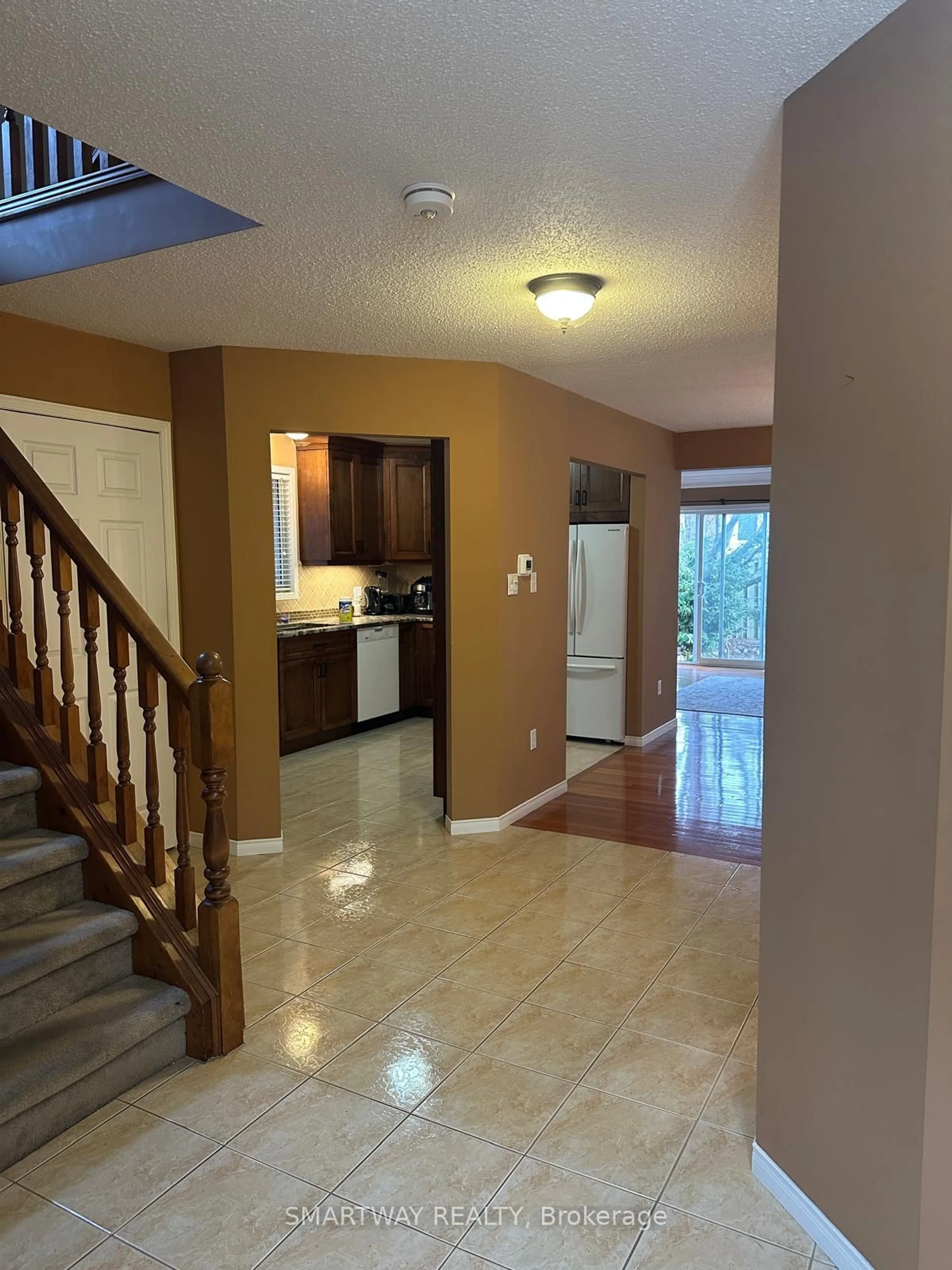 Unknown for 646 Ridgeview Dr, London East Ontario N5Y 5T8