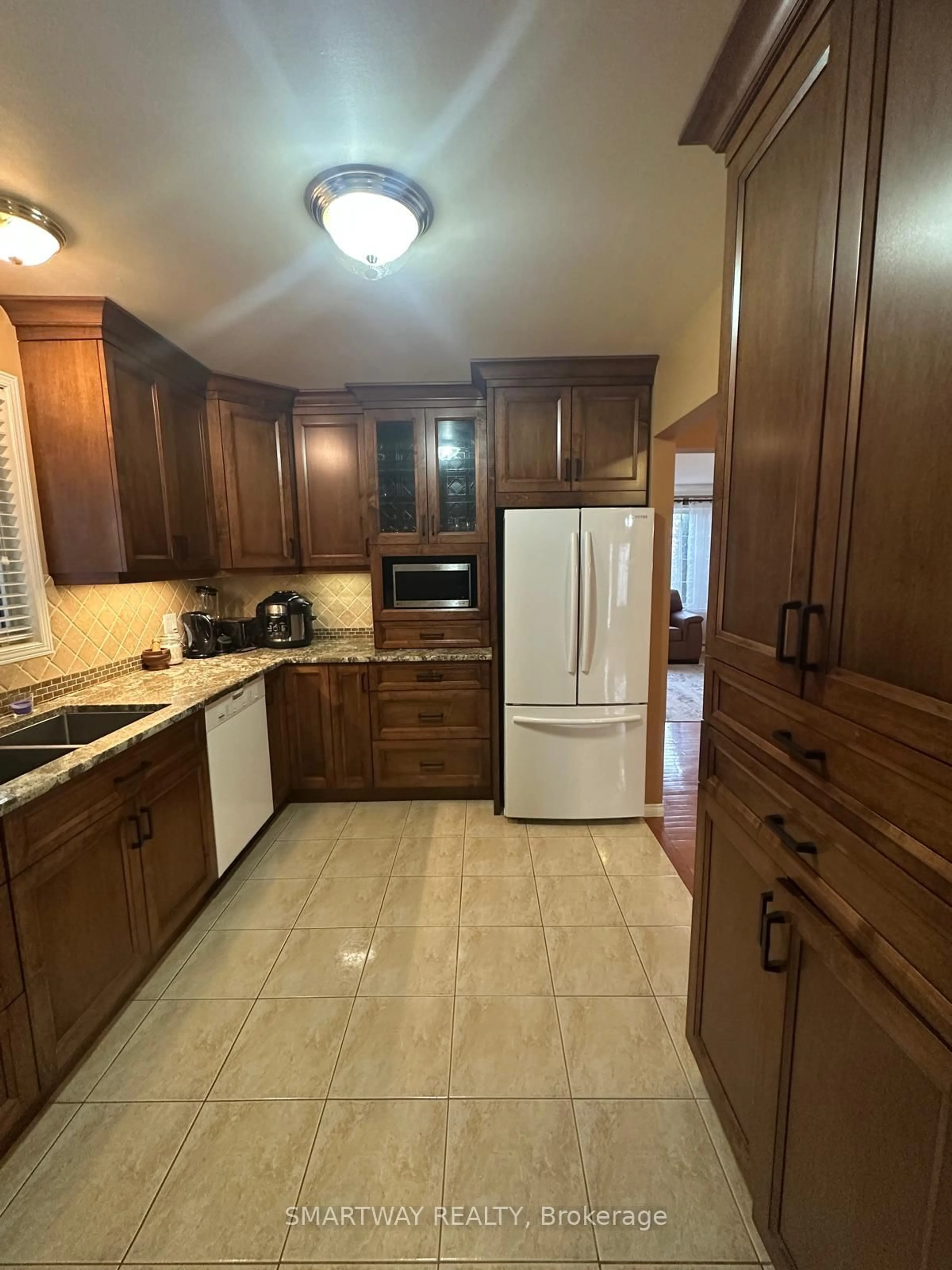 Unknown for 646 Ridgeview Dr, London East Ontario N5Y 5T8