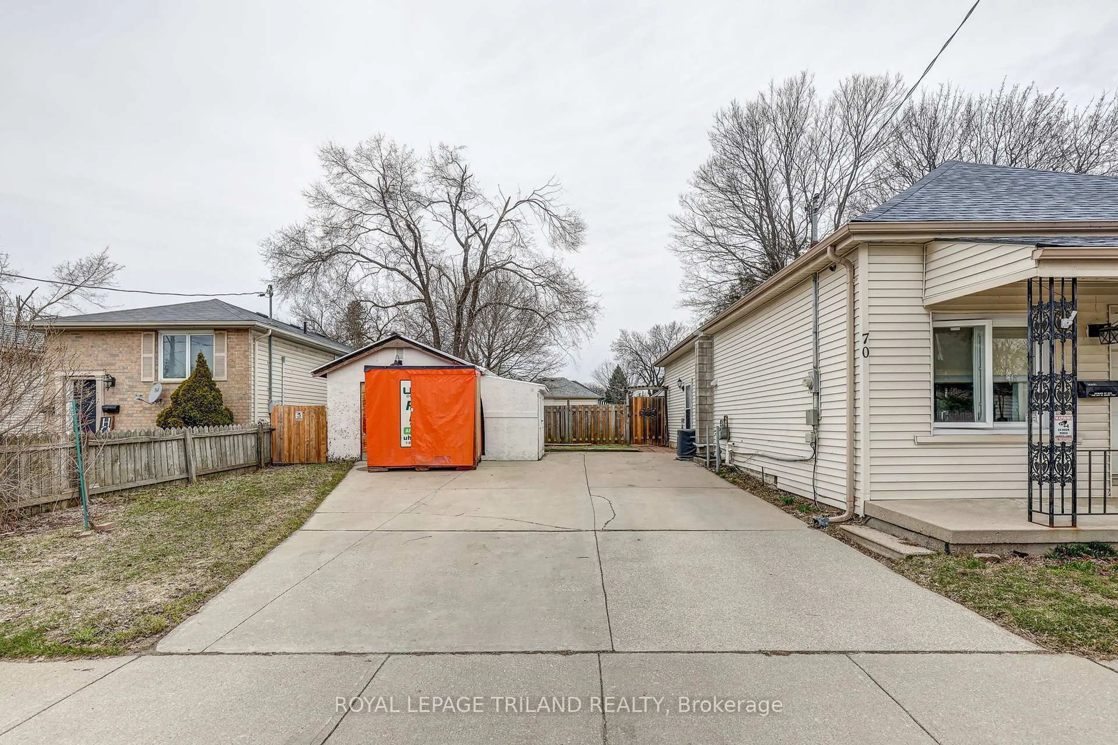 Shed for 70 Homan St, London East Ontario N5Z 1A8