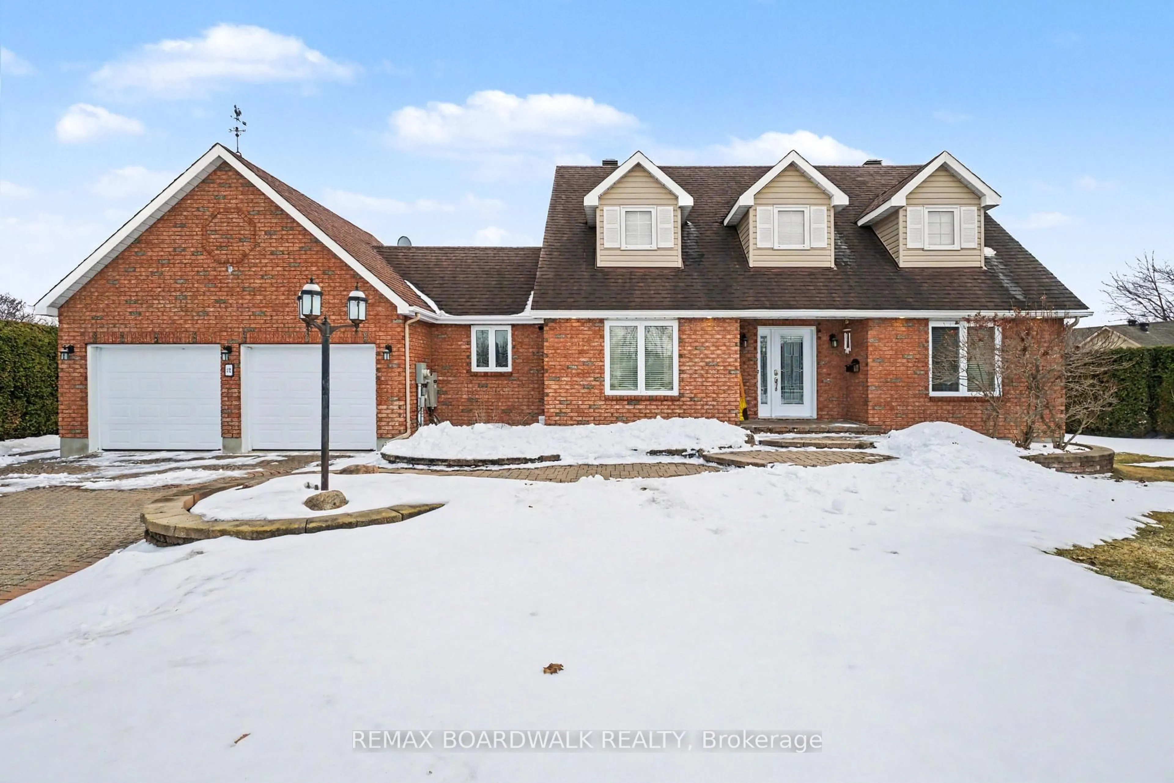 A pic from outside/outdoor area/front of a property/back of a property/a pic from drone, street for 32 Faucher Blvd, Casselman Ontario K0A 1M0