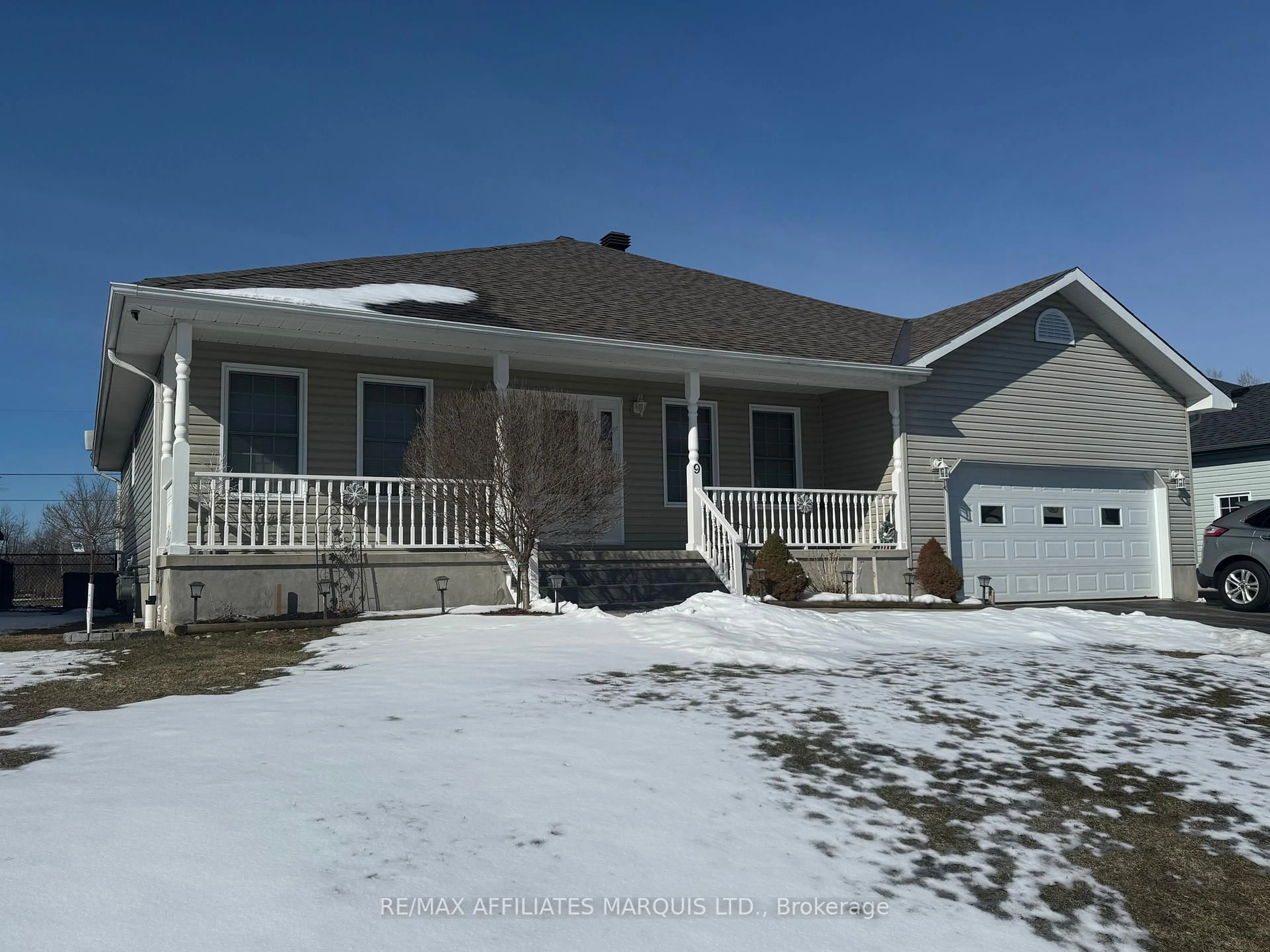 Home with vinyl exterior material, street for 9 Grove St, South Dundas Ontario K0E 1K0