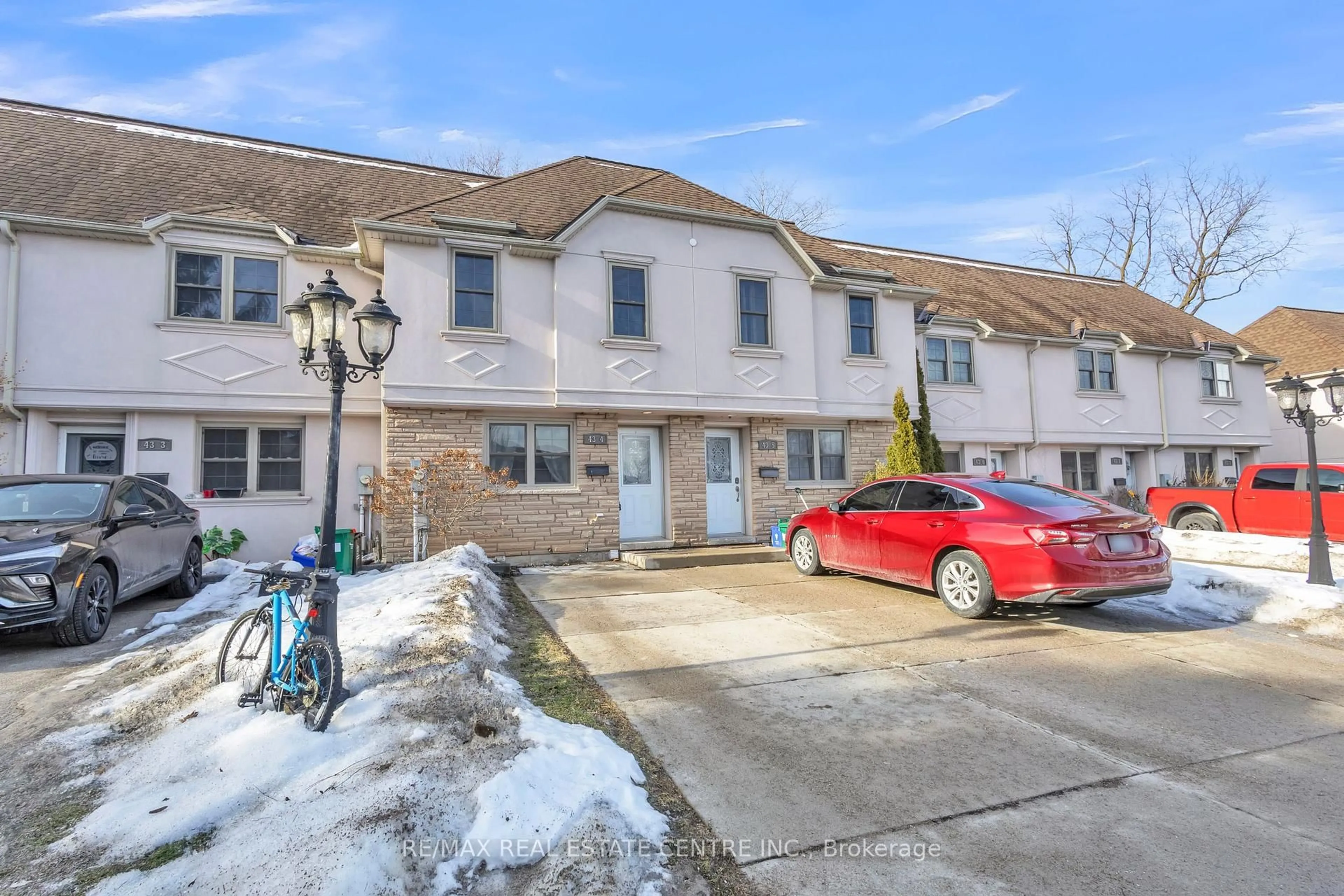 A pic from outside/outdoor area/front of a property/back of a property/a pic from drone, street for 43 Blandford St #4, Woodstock Ontario N4S 7H7