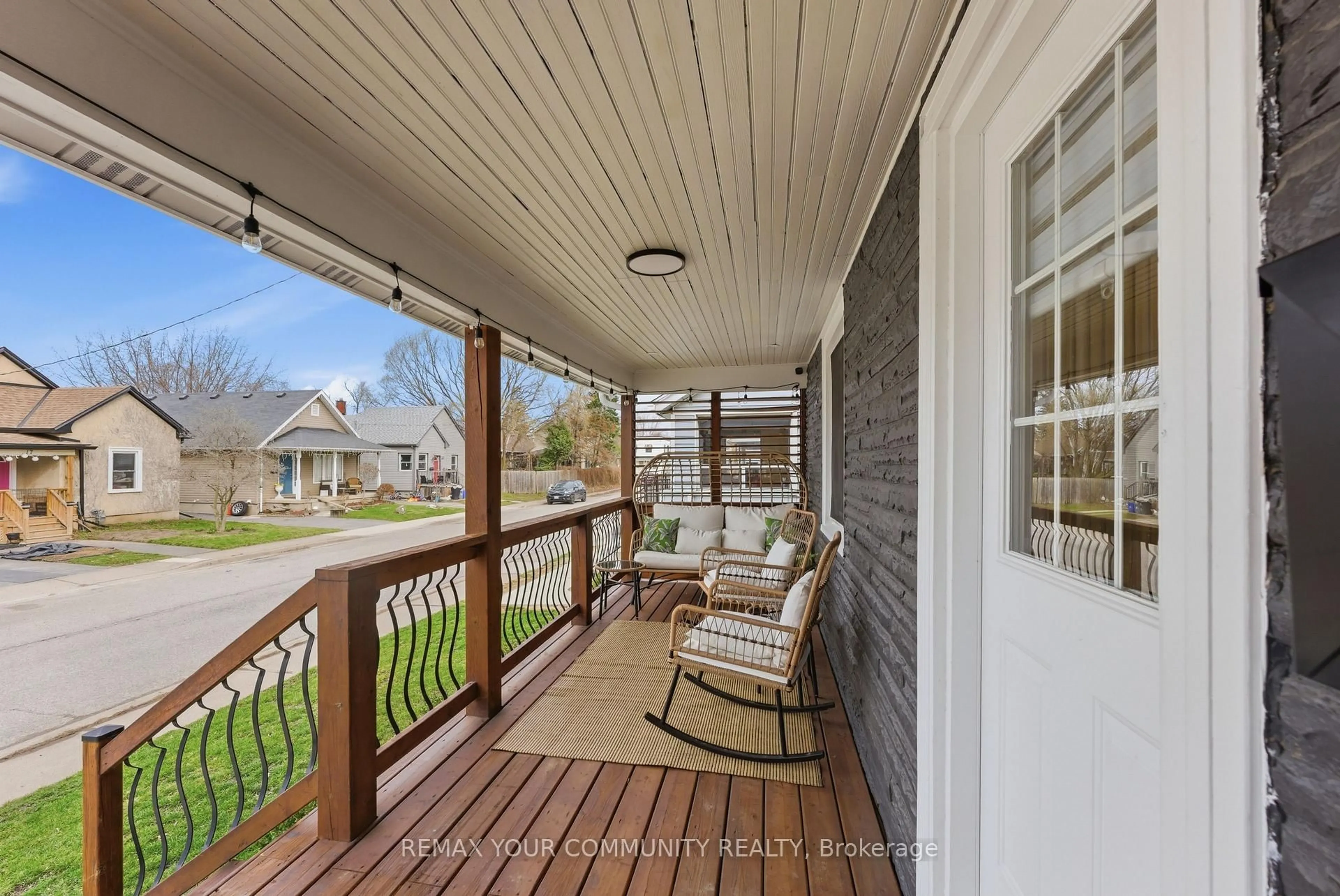 Patio, street for 16 Marquis St, St. Catharines Ontario L2R 4Y6