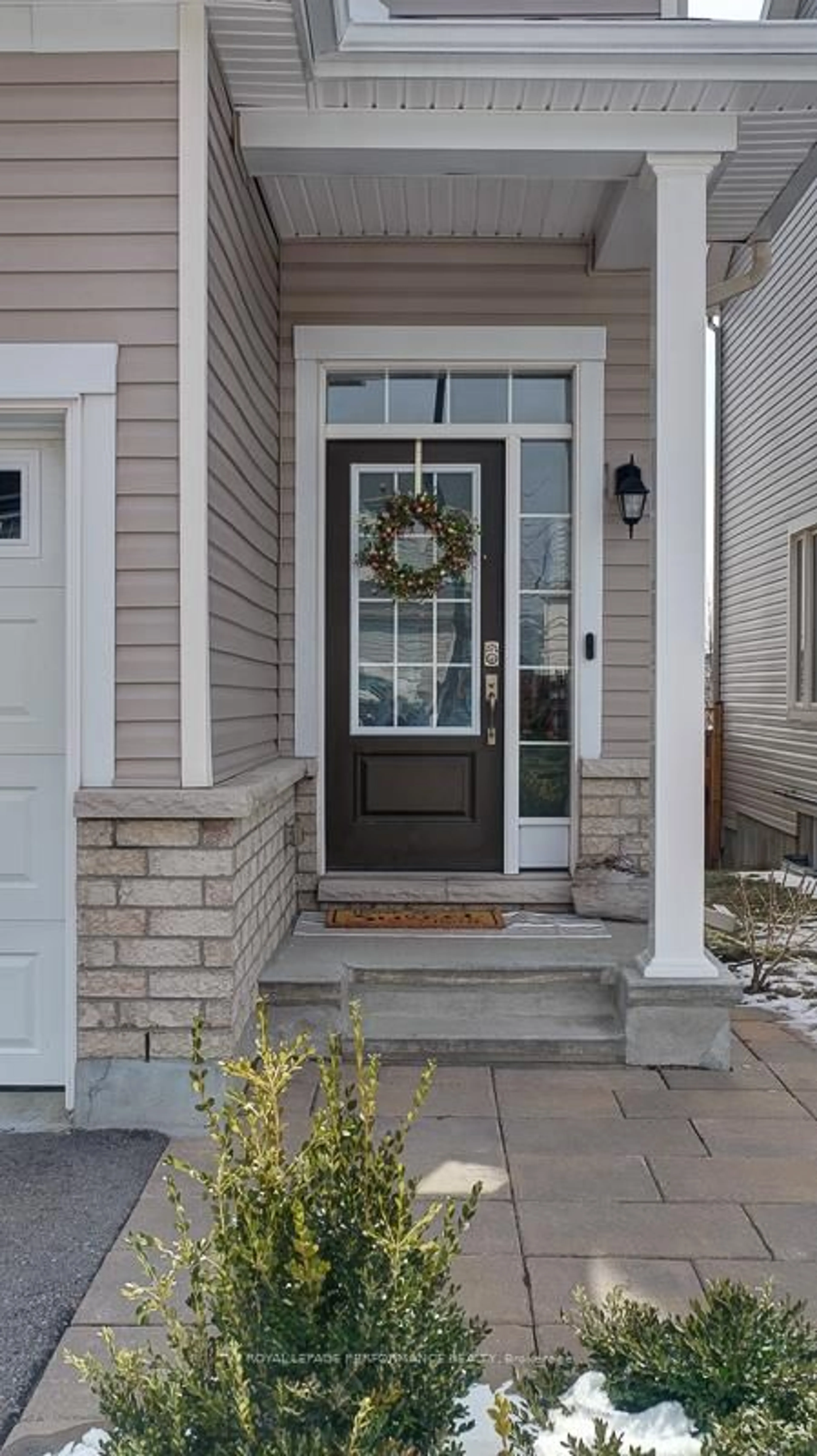 Indoor entryway for 2630 Tempo Dr, North Grenville Ontario K0G 1J0